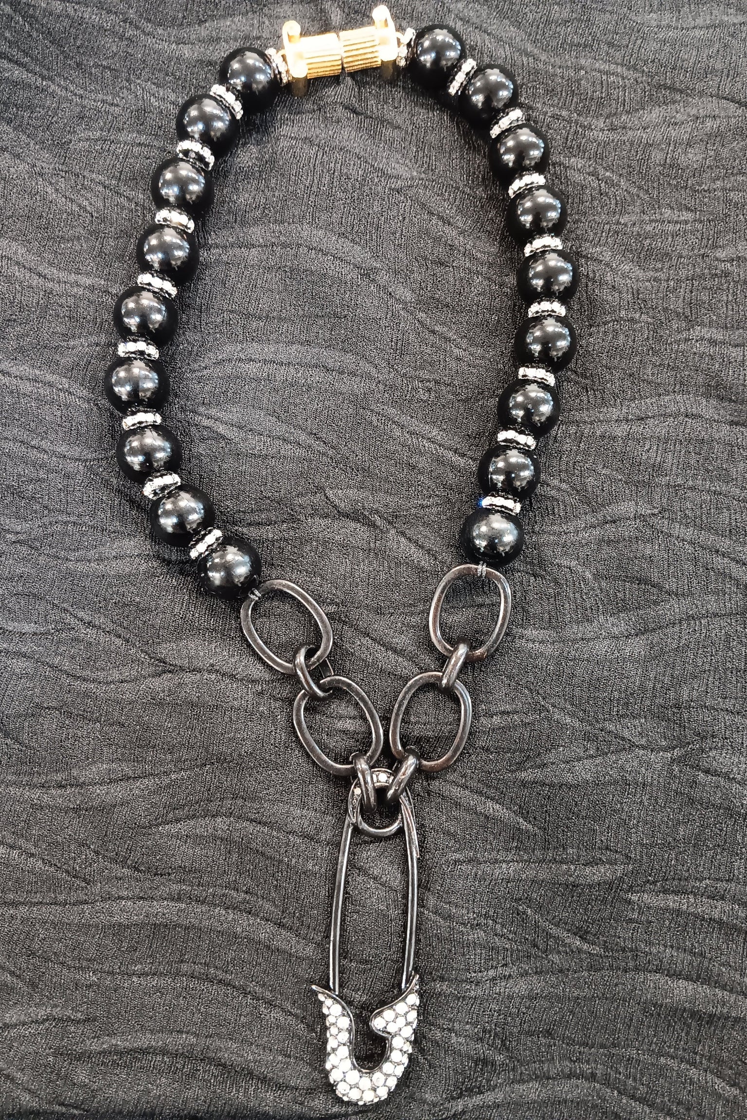 CRYSTAL PIN TIP NECKLACE