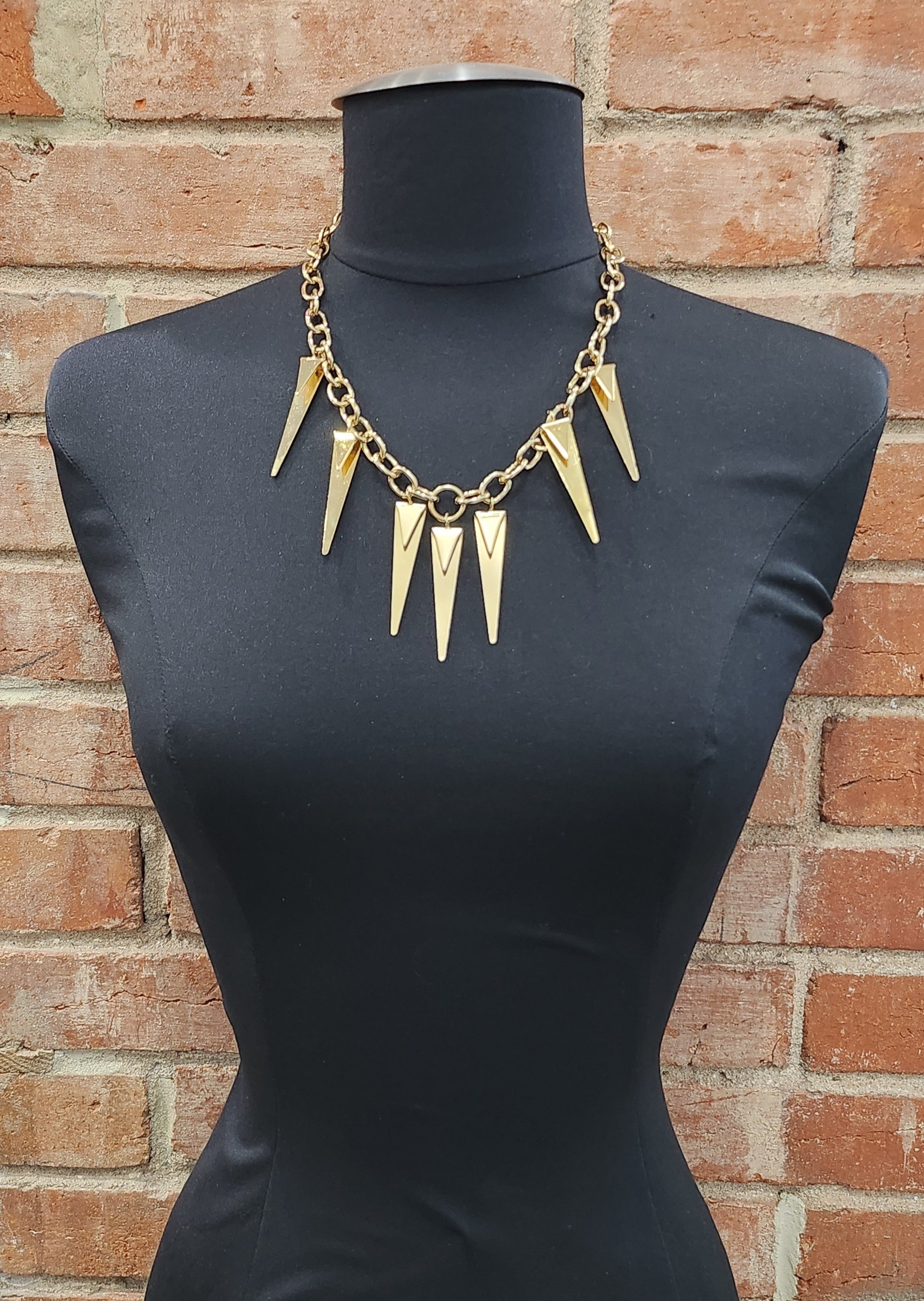 MOORE NECKLACE