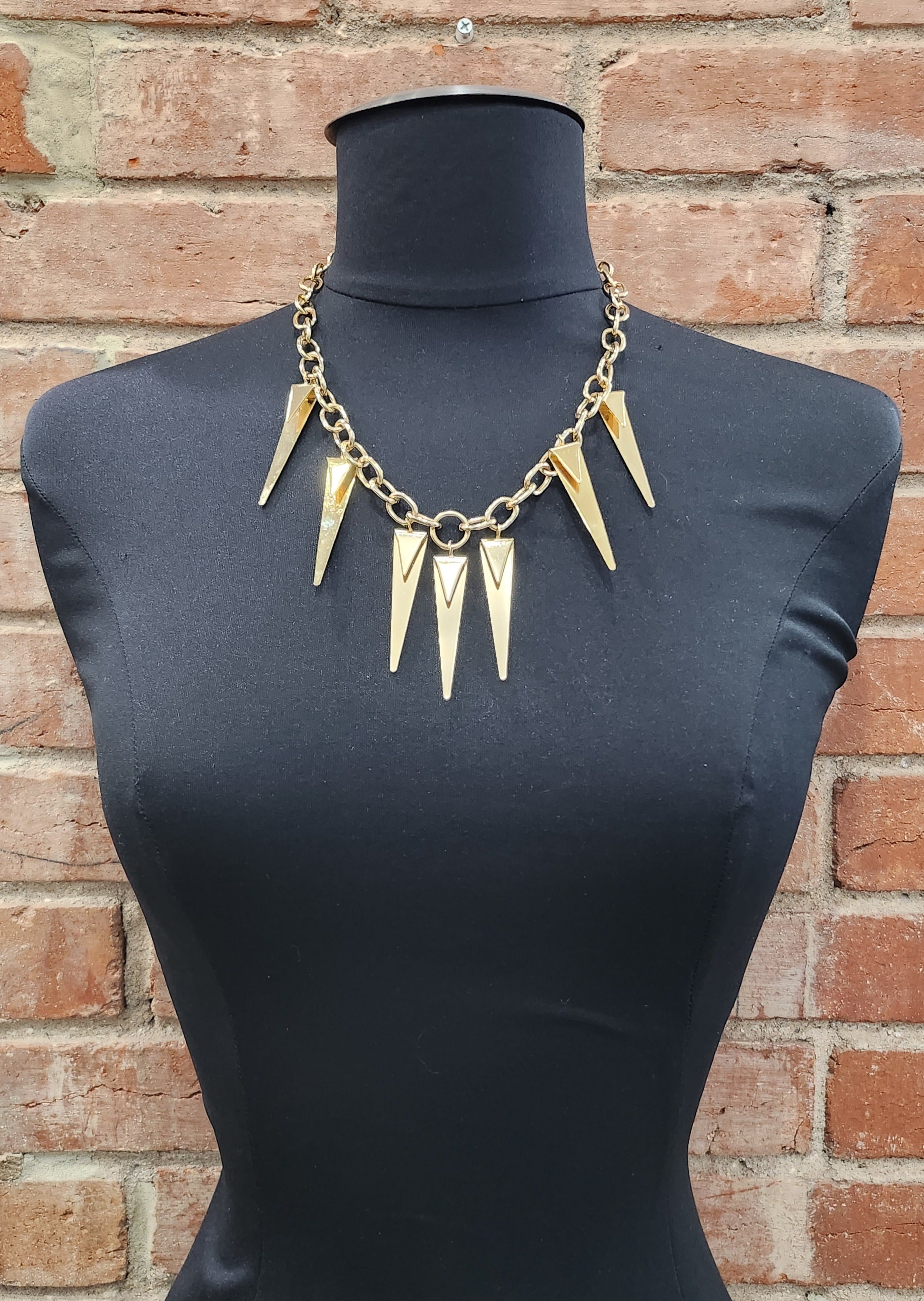 MOORE NECKLACE
