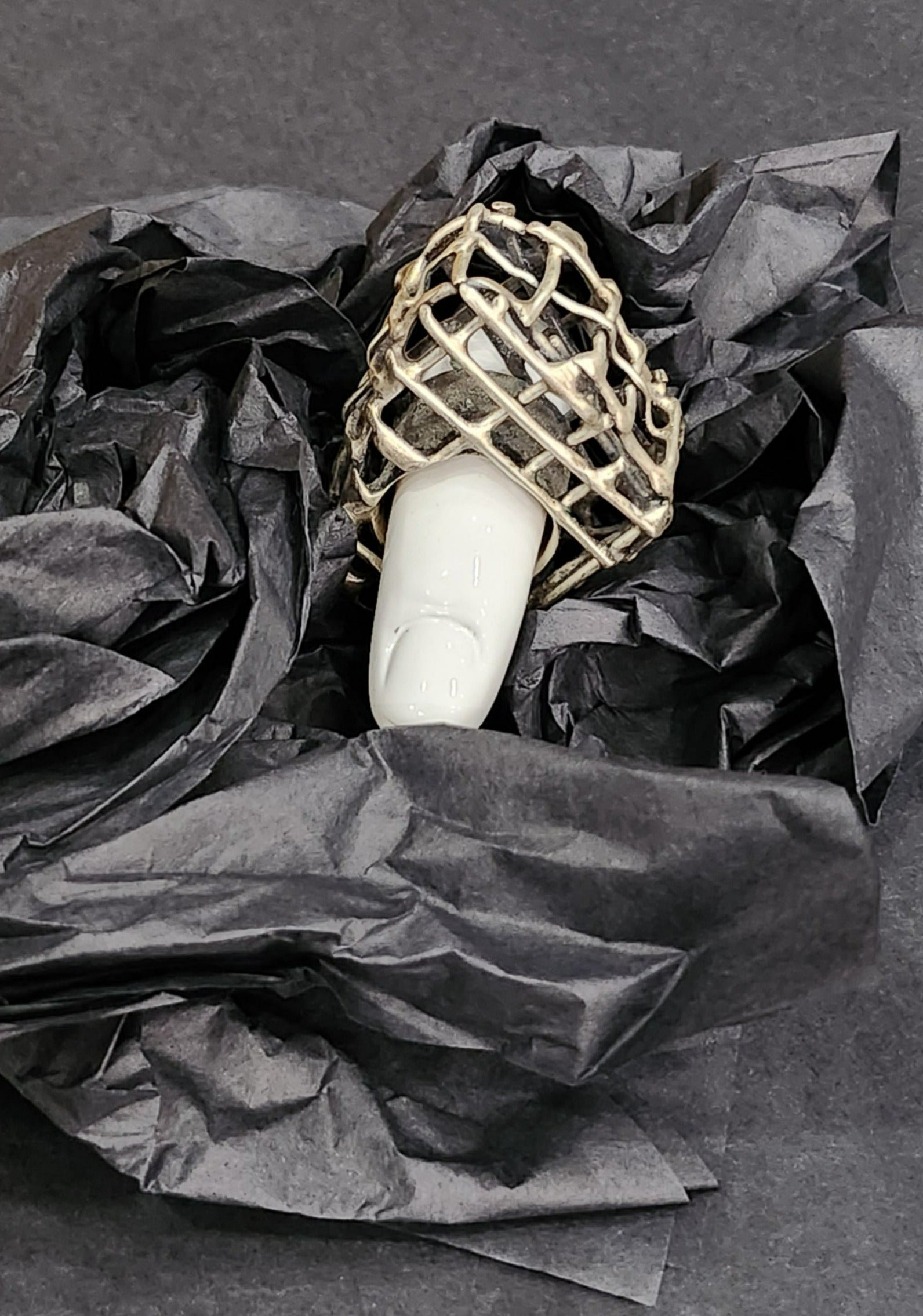 CAGE RING