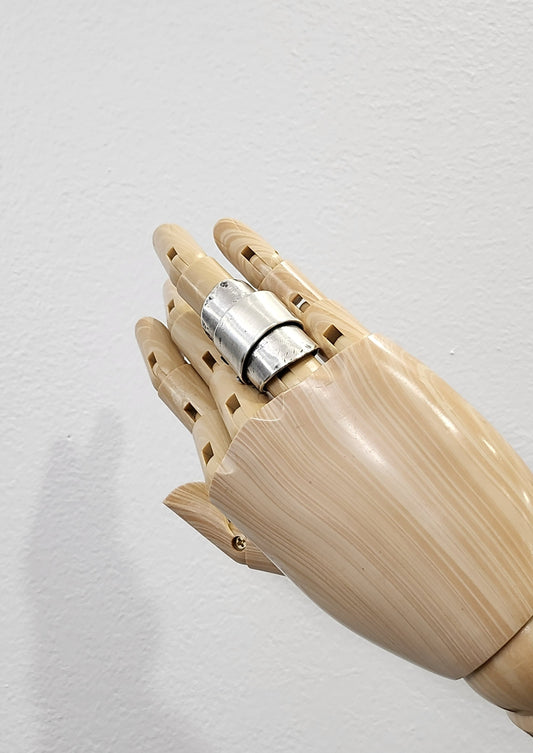 KNUCKLE RING