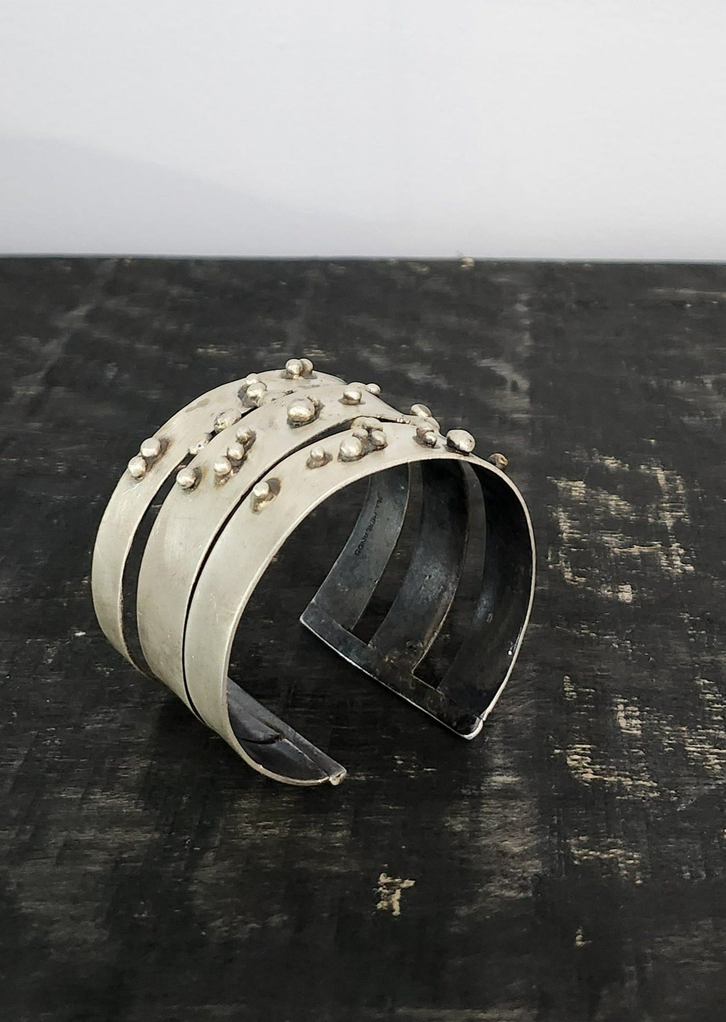 THREE LINED CUFF