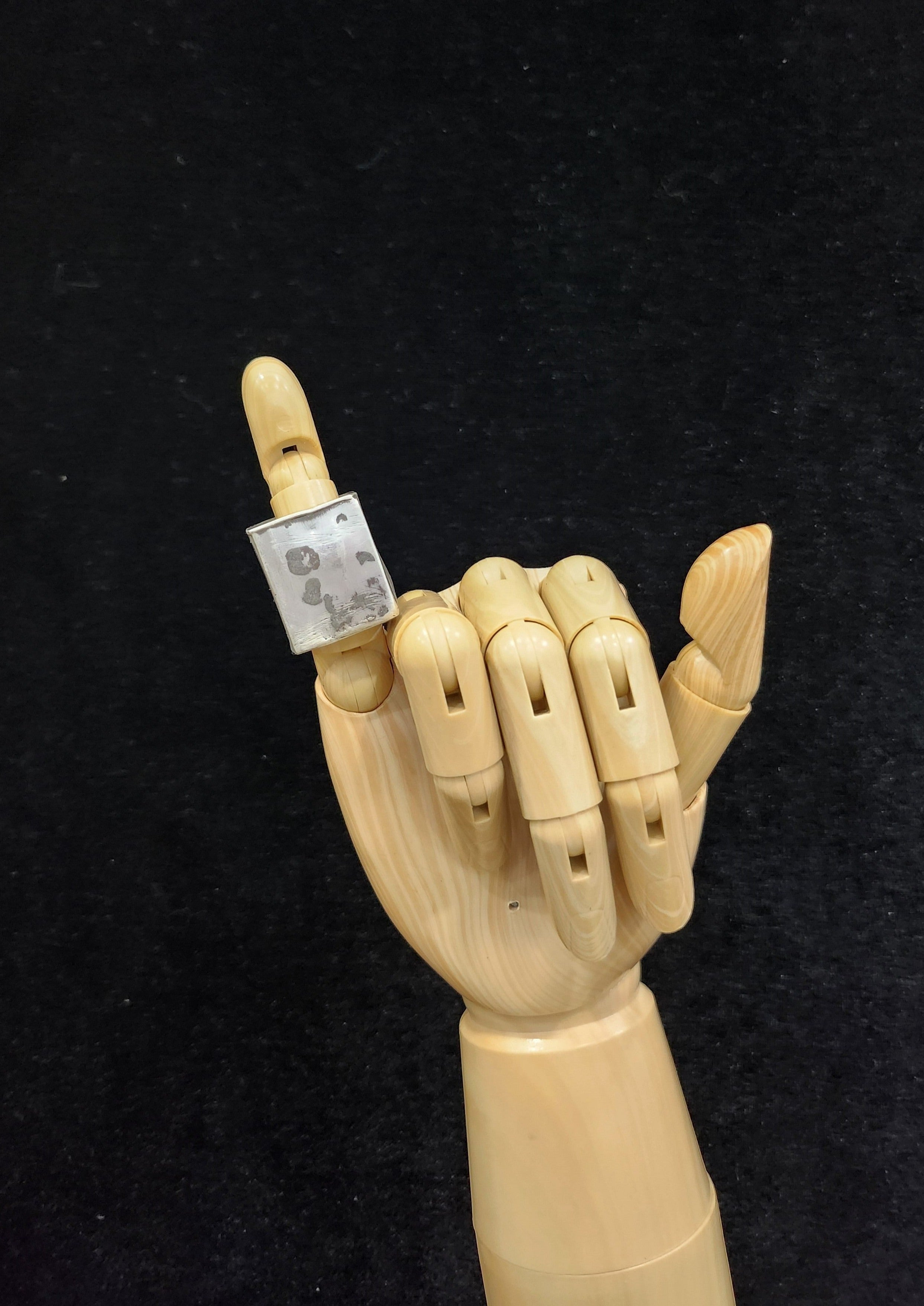 TOO SQUARE RING