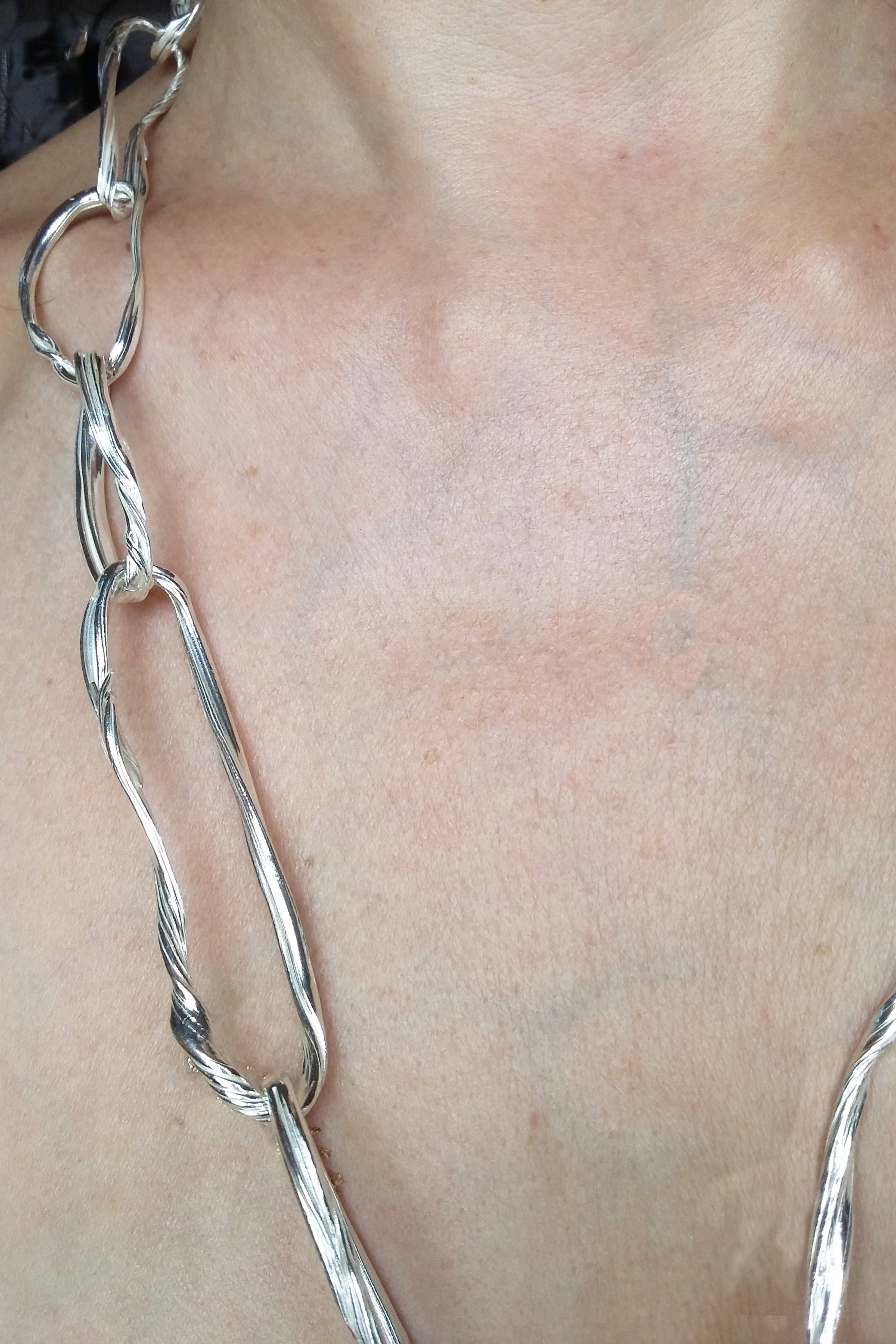OVALS NECKLACE