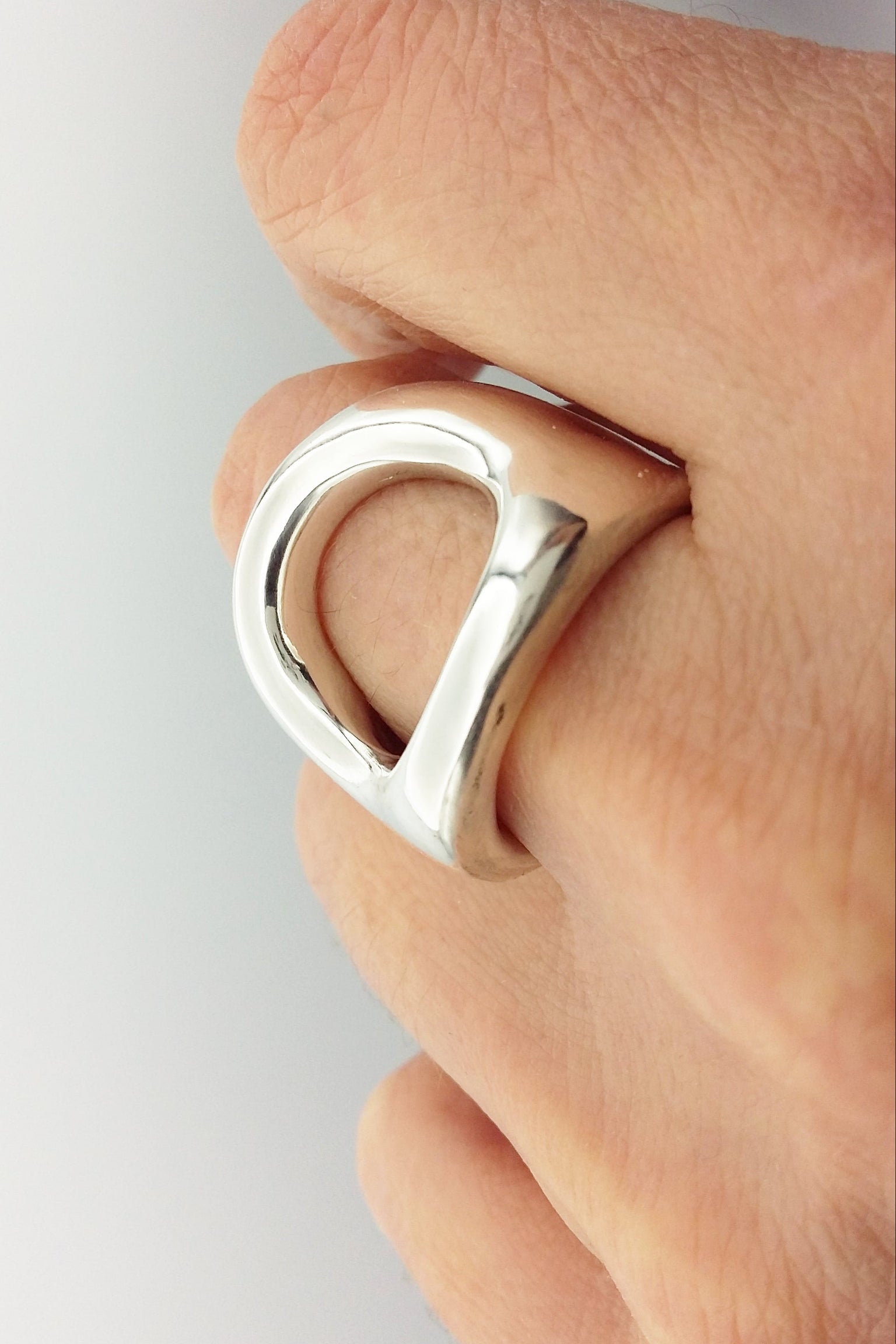 THE HOLE RING