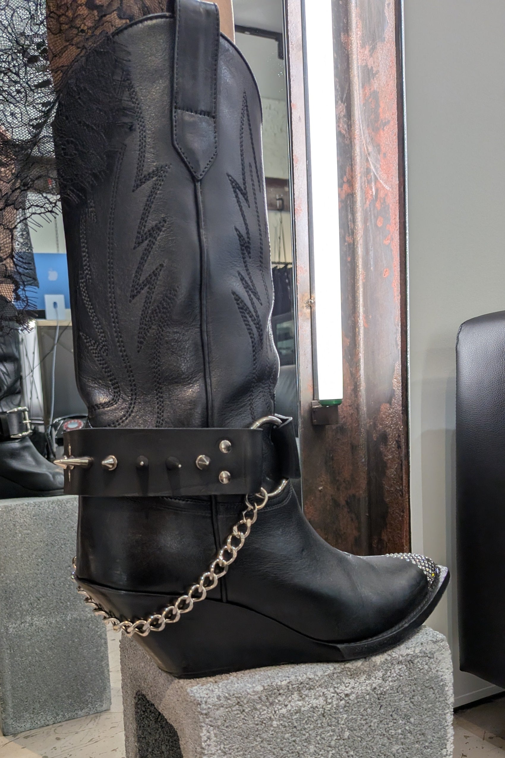 BOOT BELT