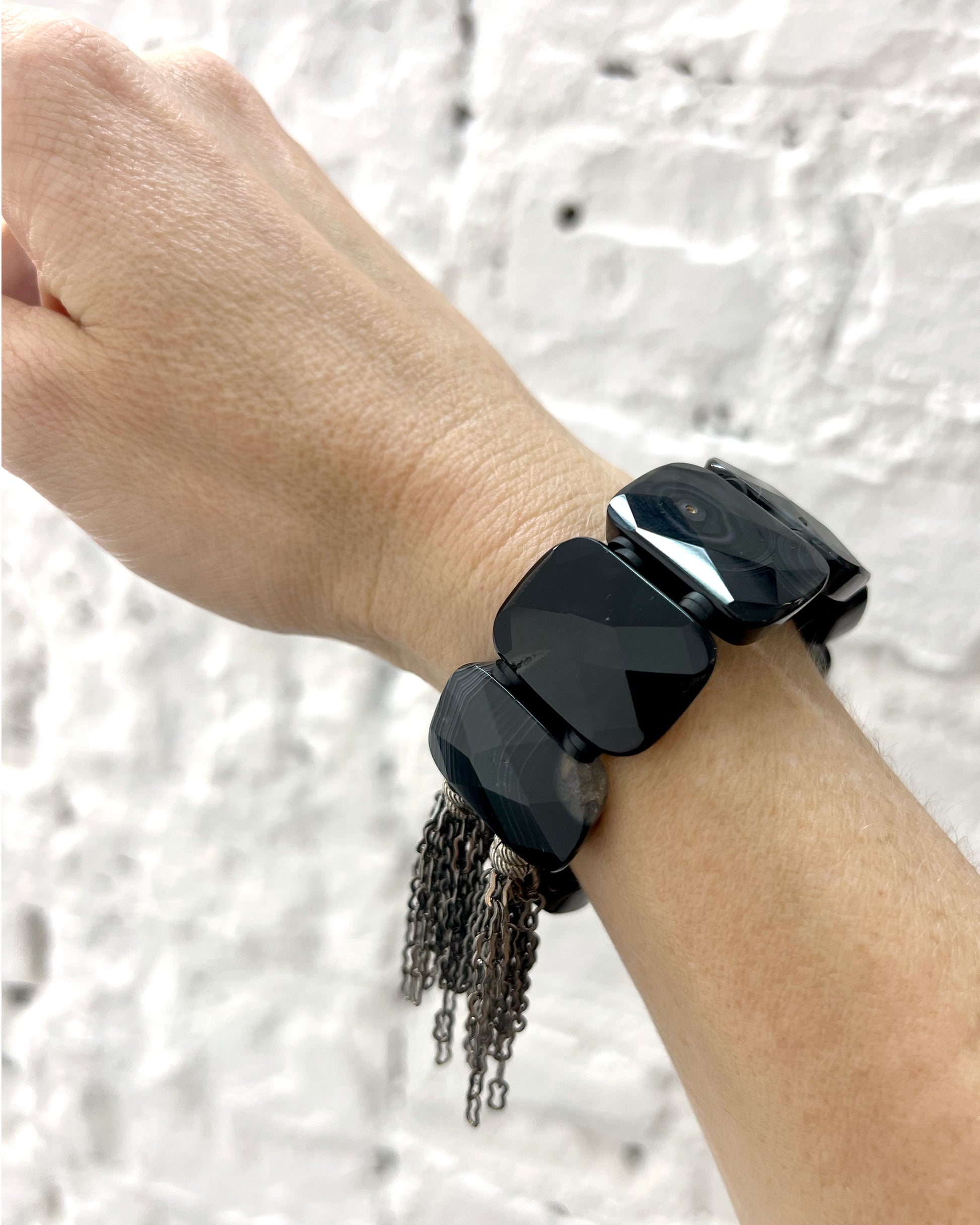 BLACK AGATE MEMORY CUFF