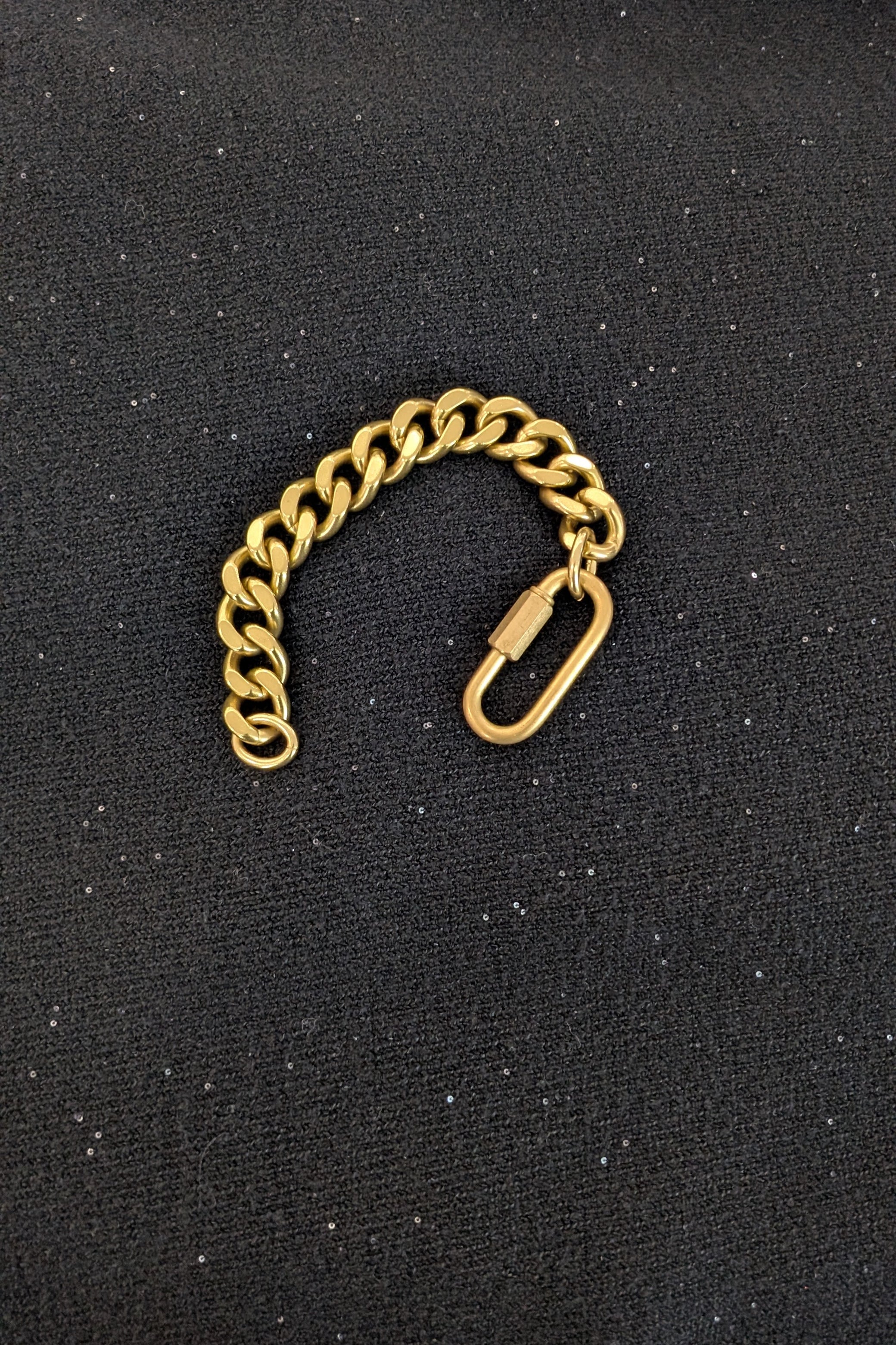 CURB CHAIN BRACELET