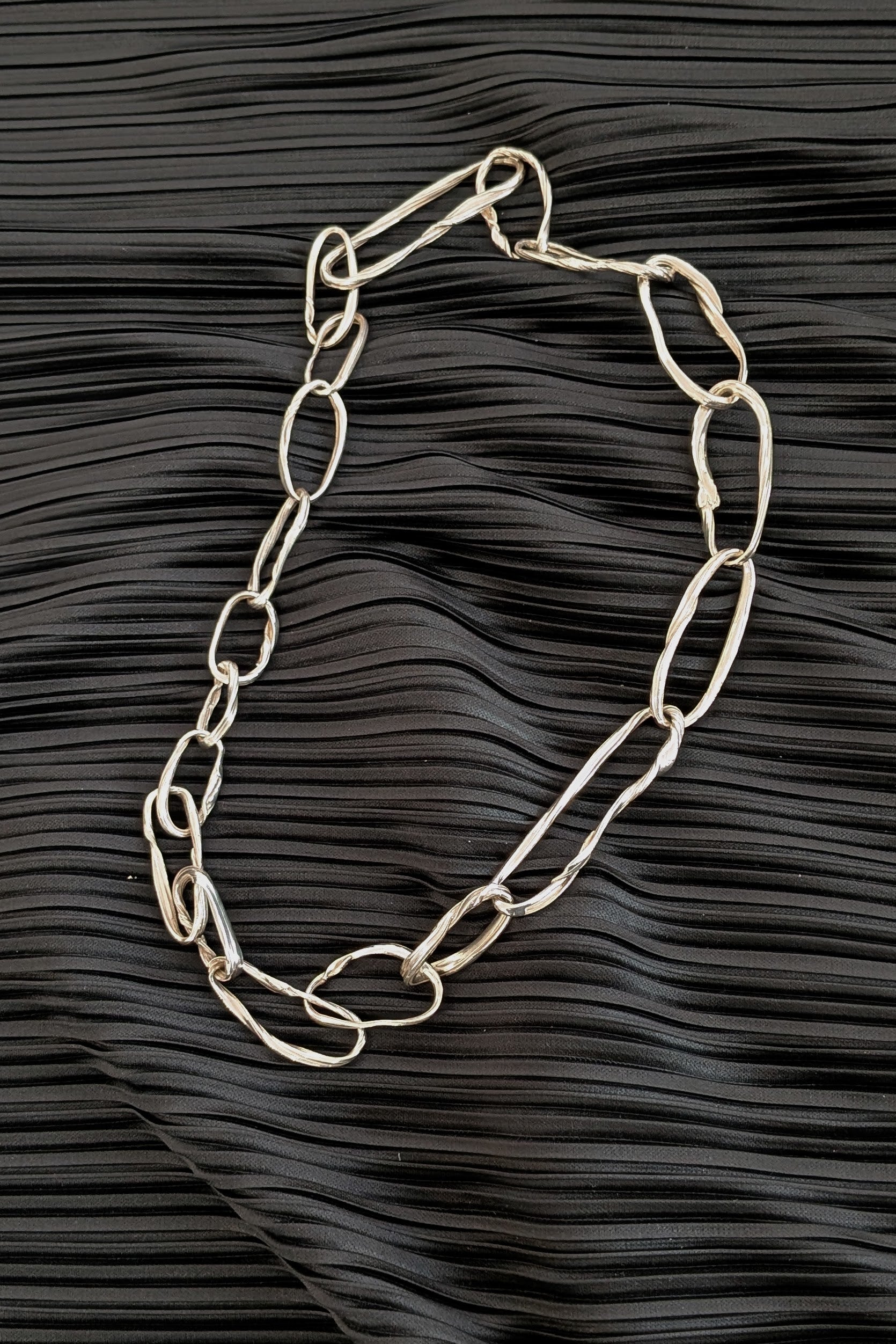 Chain links necklace - Mitsuro Hikime - oval loops