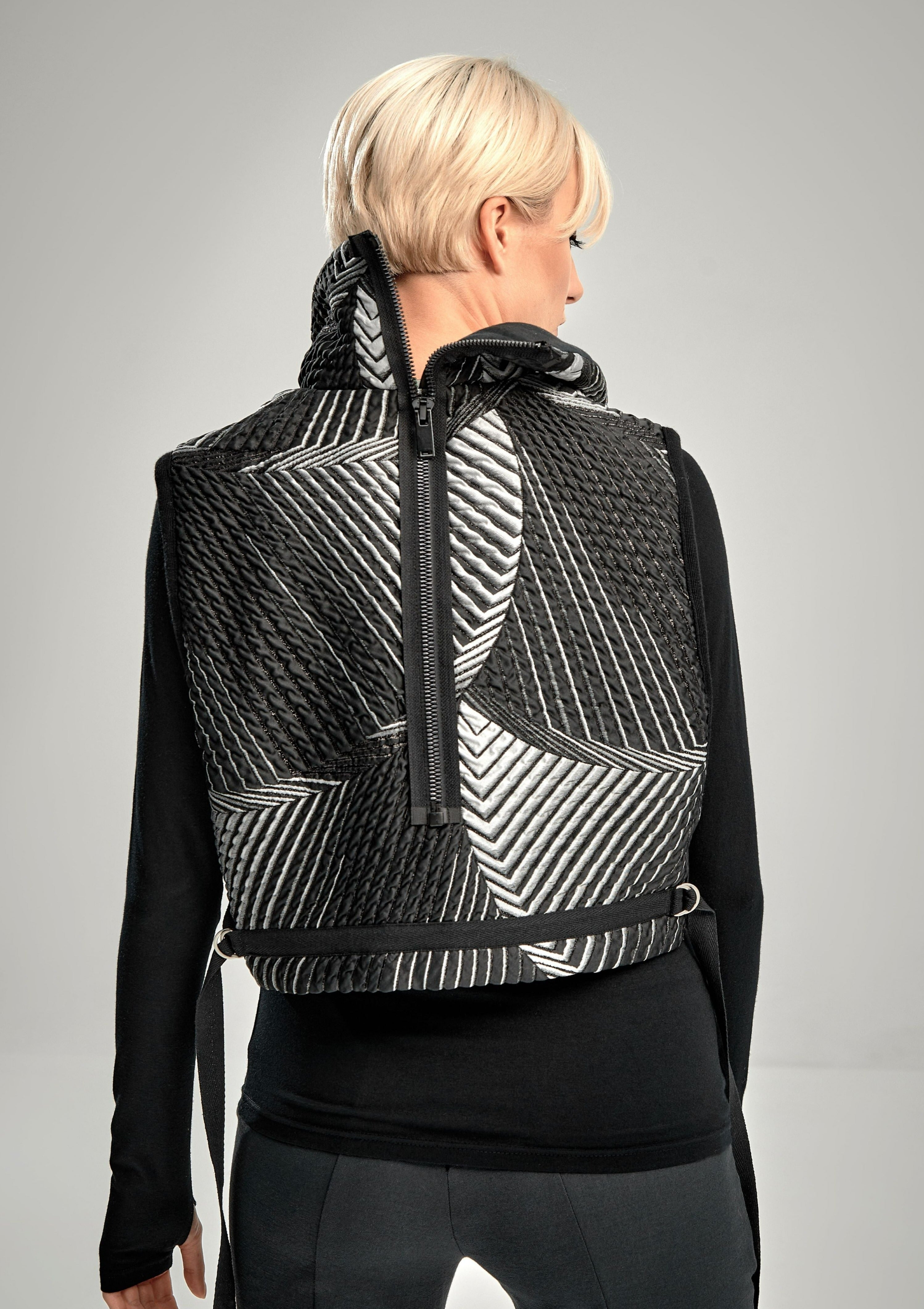 AVALON VEST