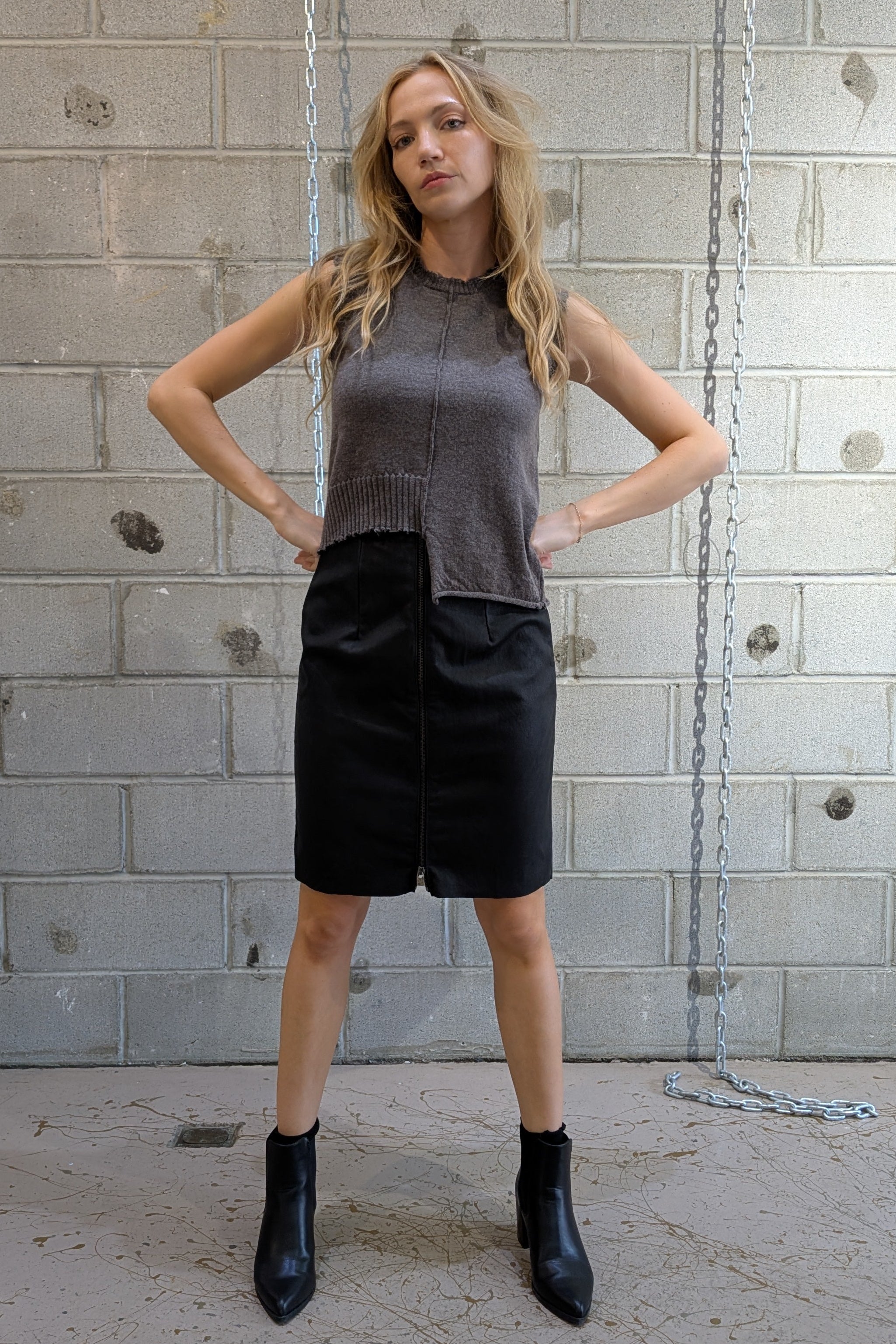 Daniel Basta Italy stretch fitted leather skirt with a full zipper - Lili The First boutique NYC Meatpacking