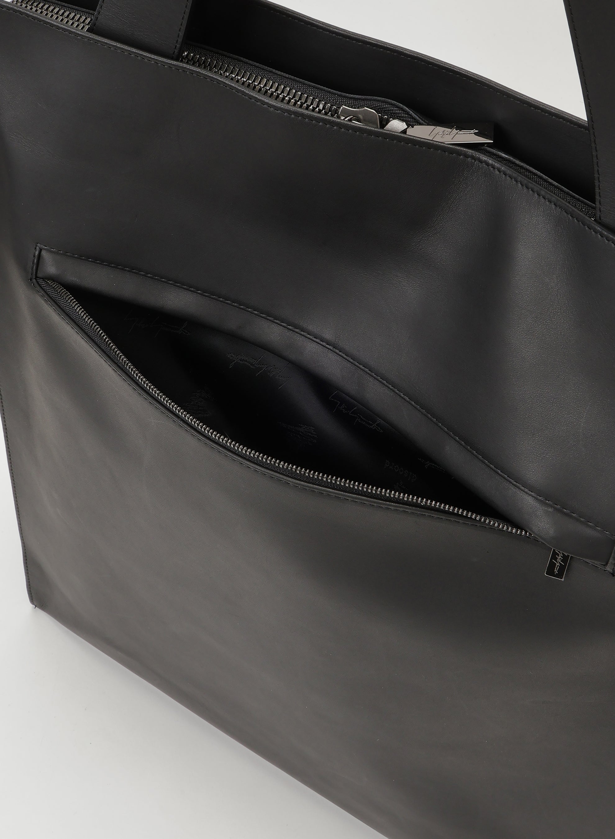Yohji Yamamoto Discord shopping bag outside clasp detail black leather