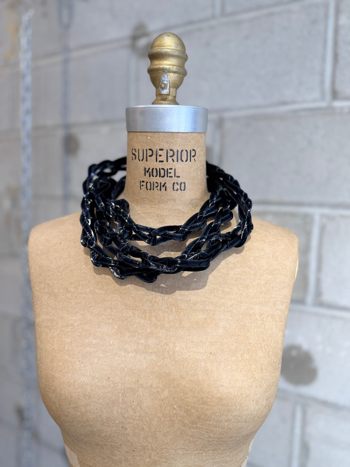 UMBERTO NECKLACE