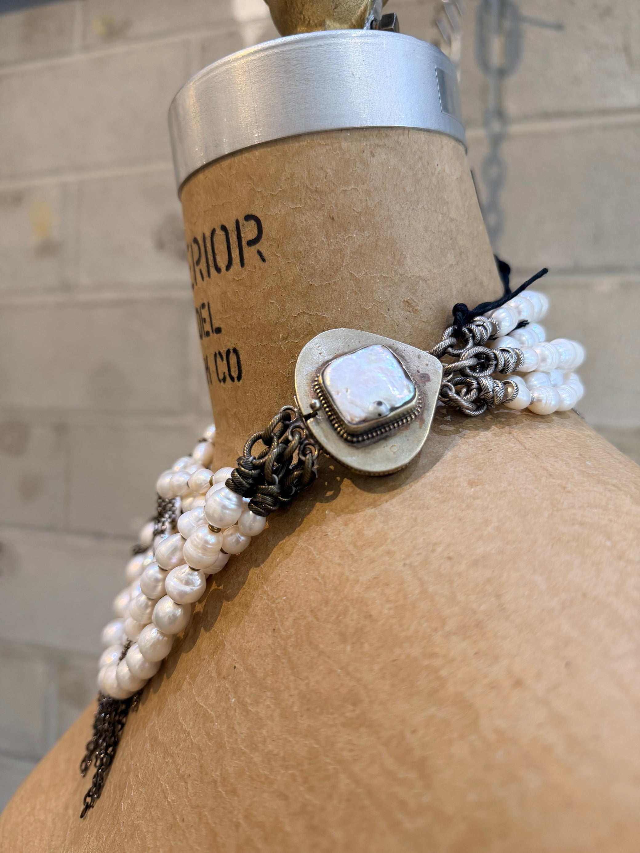 RACHAV PEARLS NECKLACE