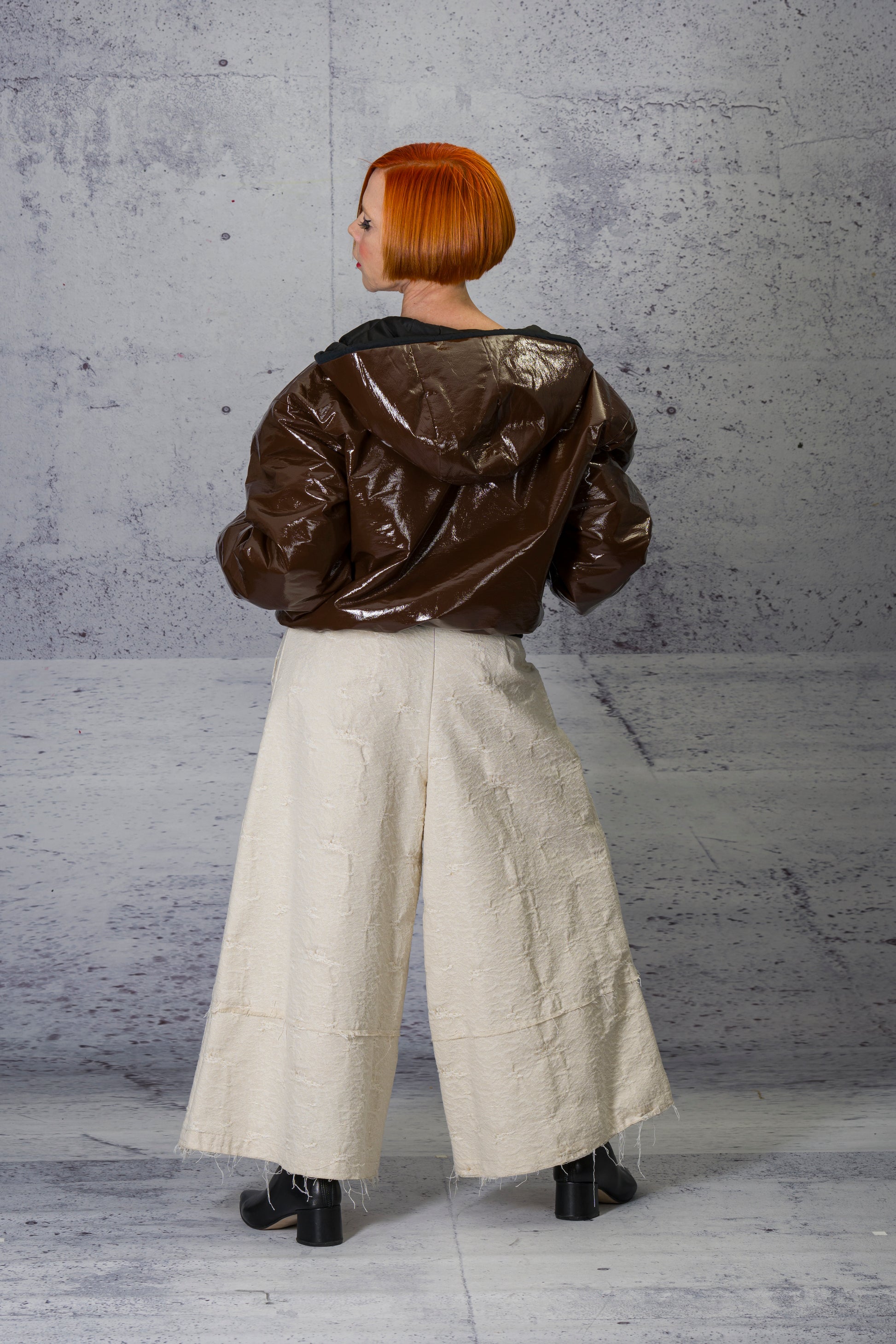 LiLi The First Boutique, NY77 short cropped faux patent leather coat