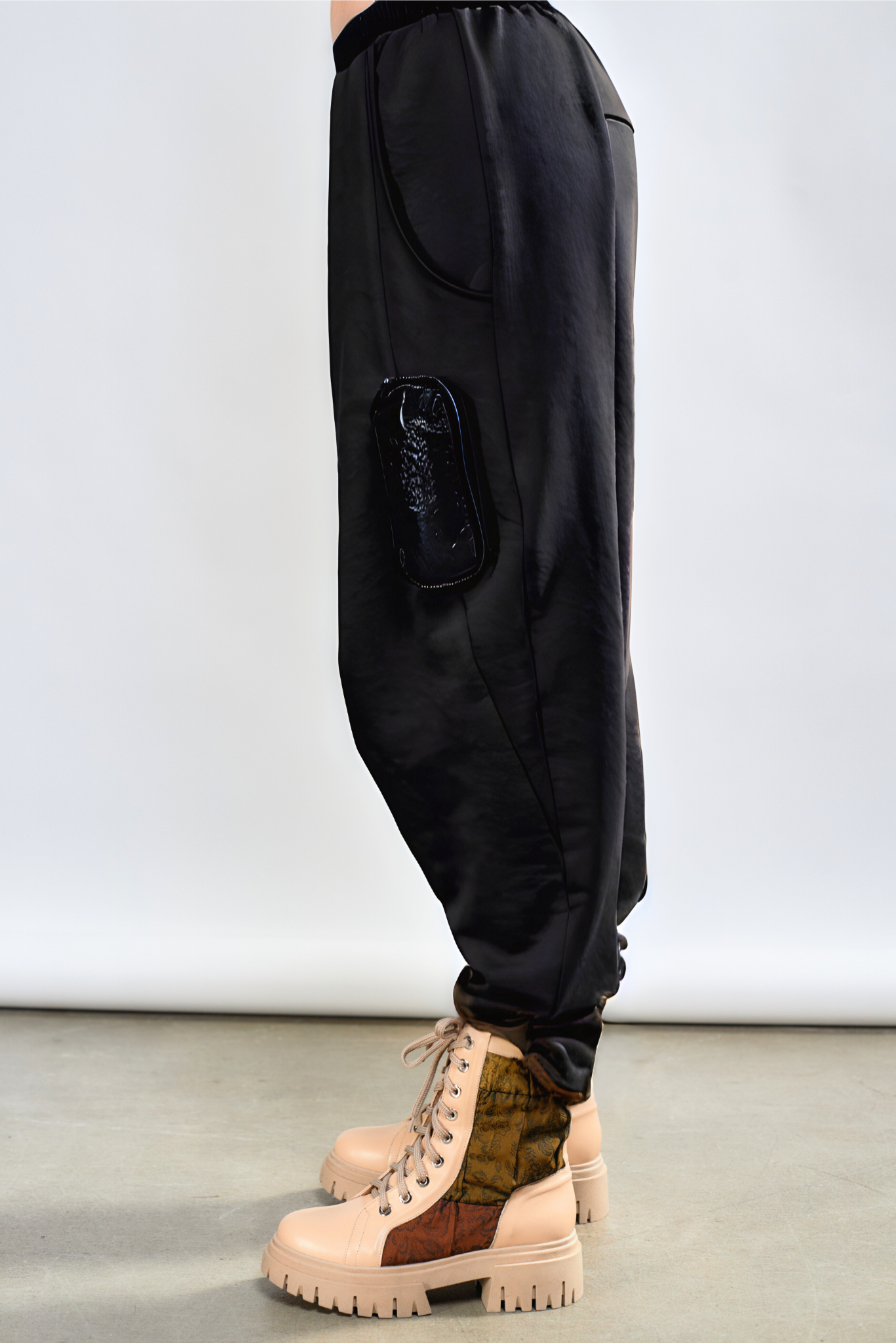 LiLi_The_First_boutique_-_NY77_Sophisticated_Unisex_Sweatpants