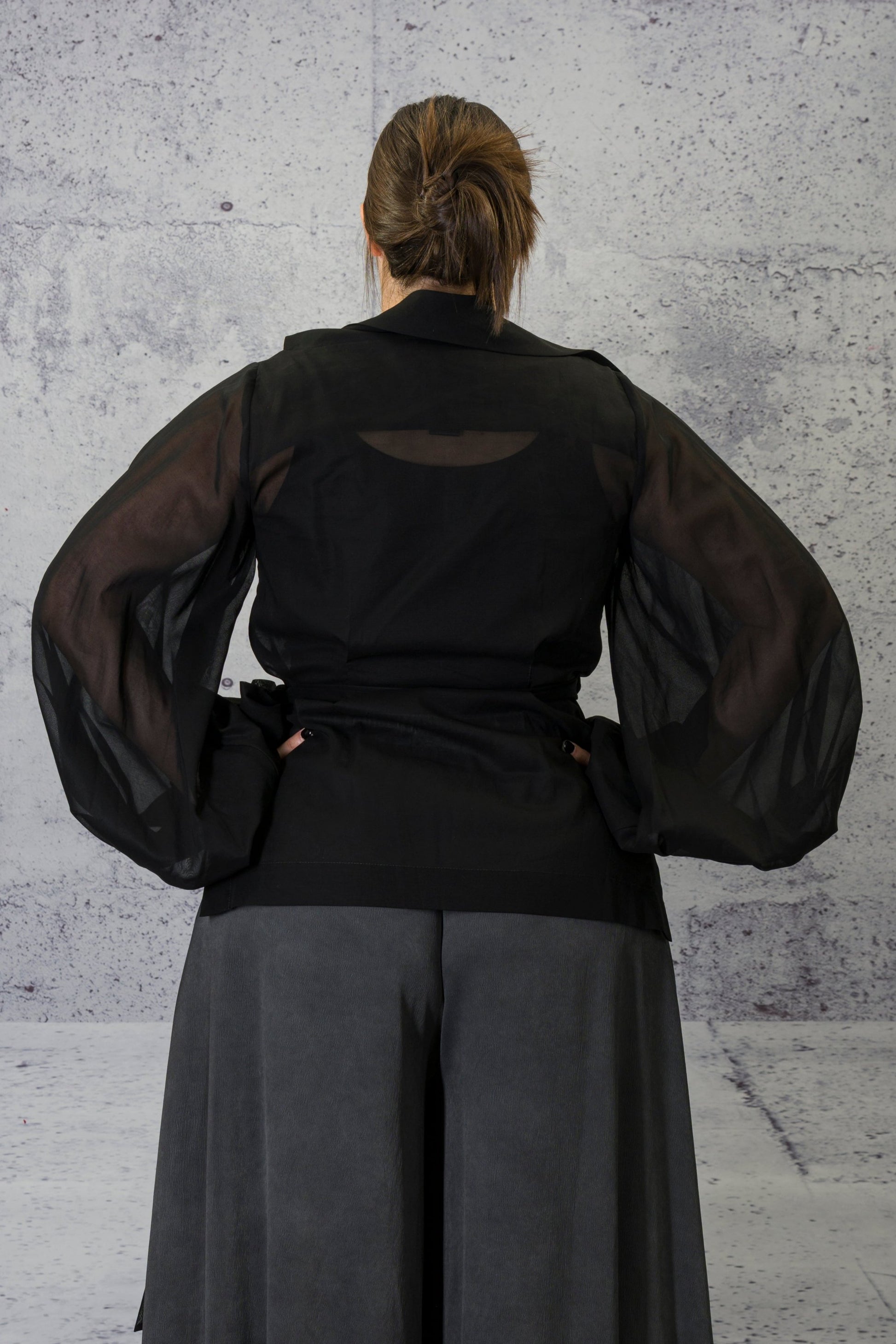 LiLi_The_First_boutique_-_NY77_Wrap_Blouse_Volumed_sleeves