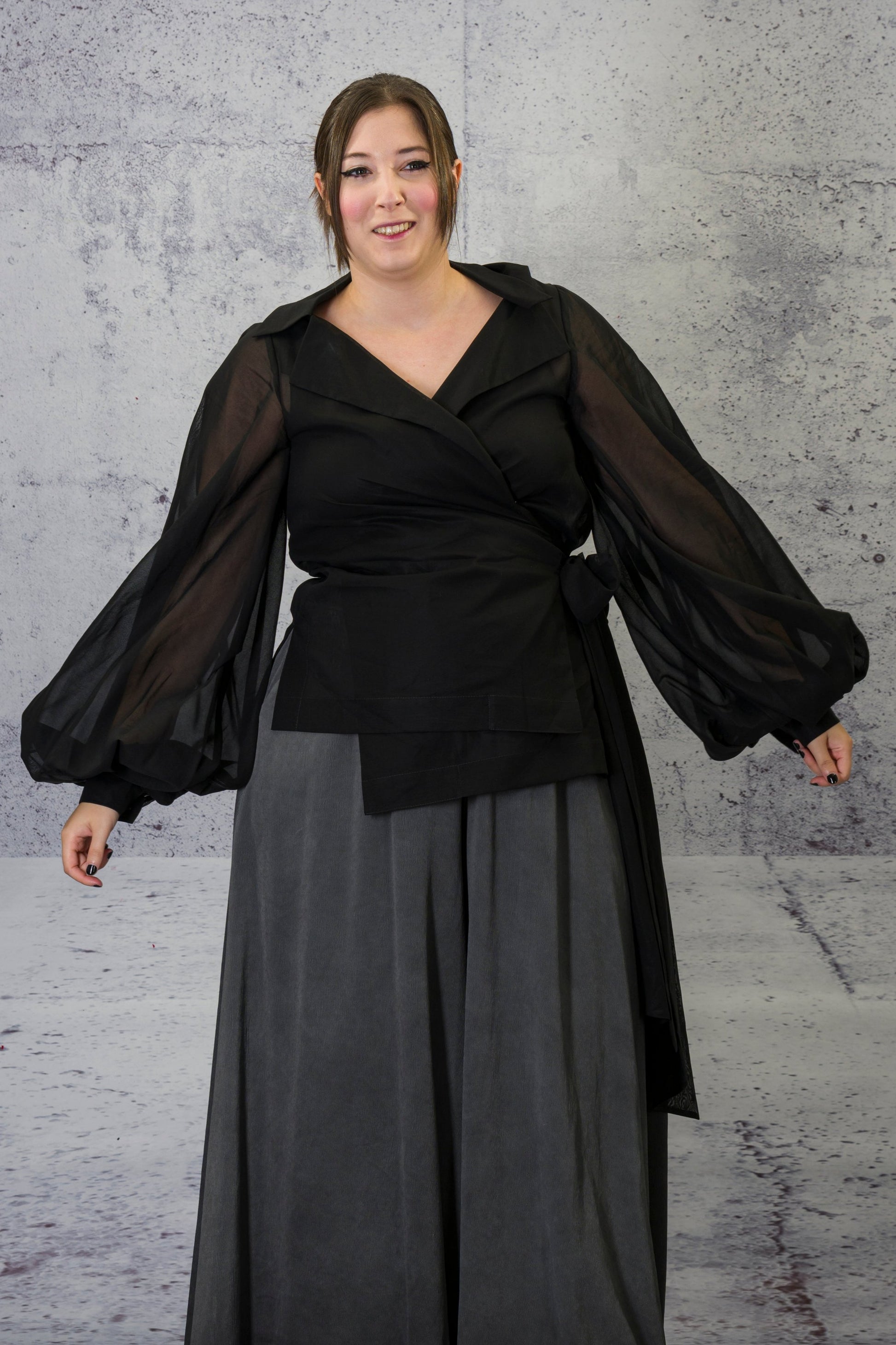 LiLi_The_First_boutique_-_NY77_Wrap_Blouse_Volumed_sleeves