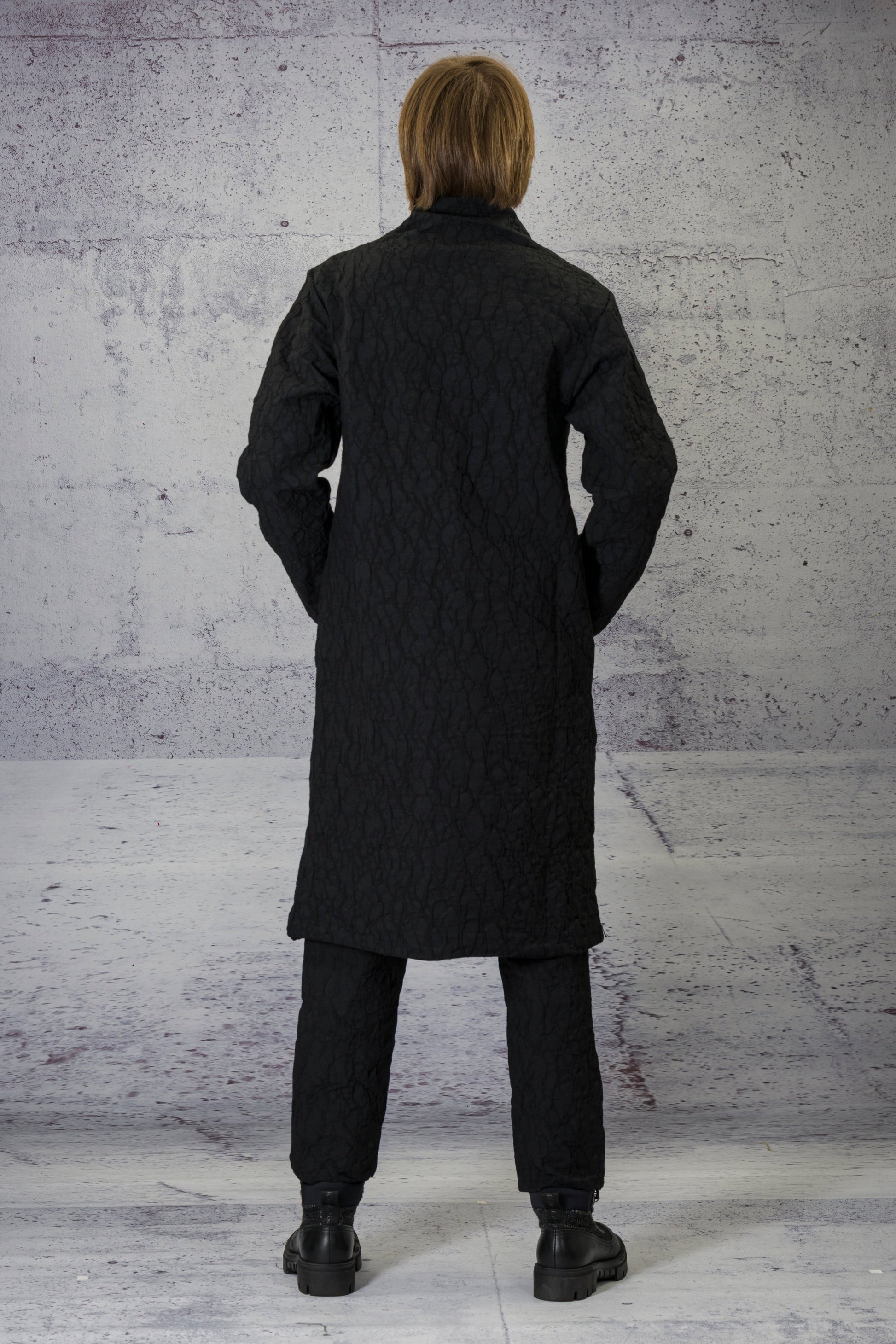 LiLi The First boutique, La Haine Inside Us, Knee slim coat