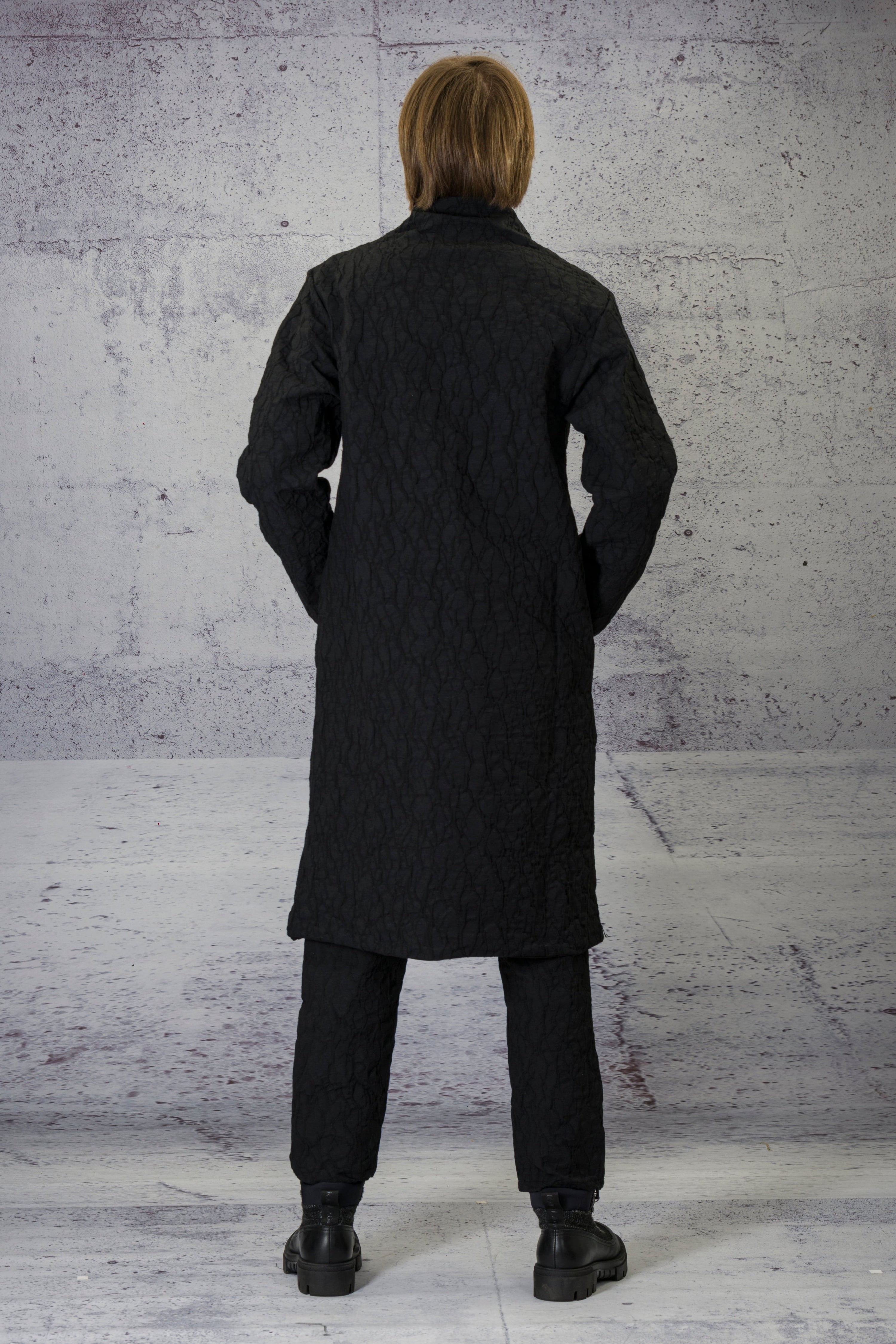 LiLi The First boutique, La Haine Inside Us, Knee slim coat