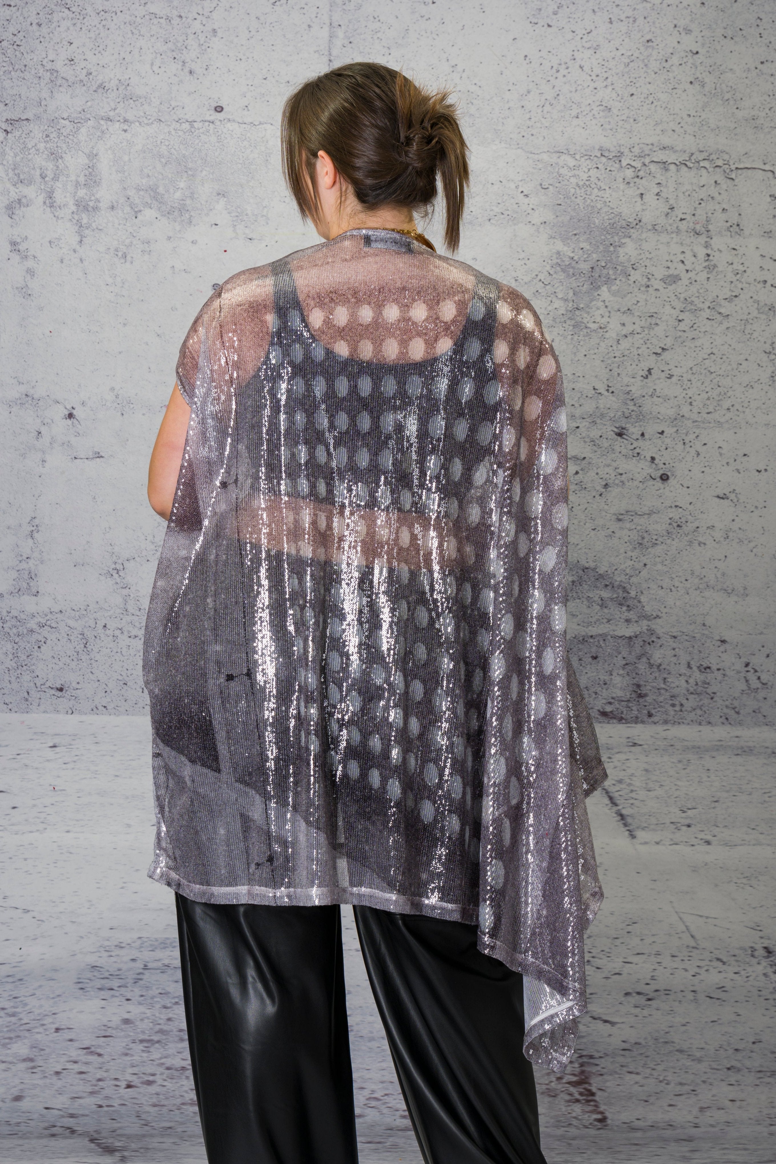 LiLi_The_First_boutique_Washington_DC_-_Barbara_Bologna_Silver_Top2