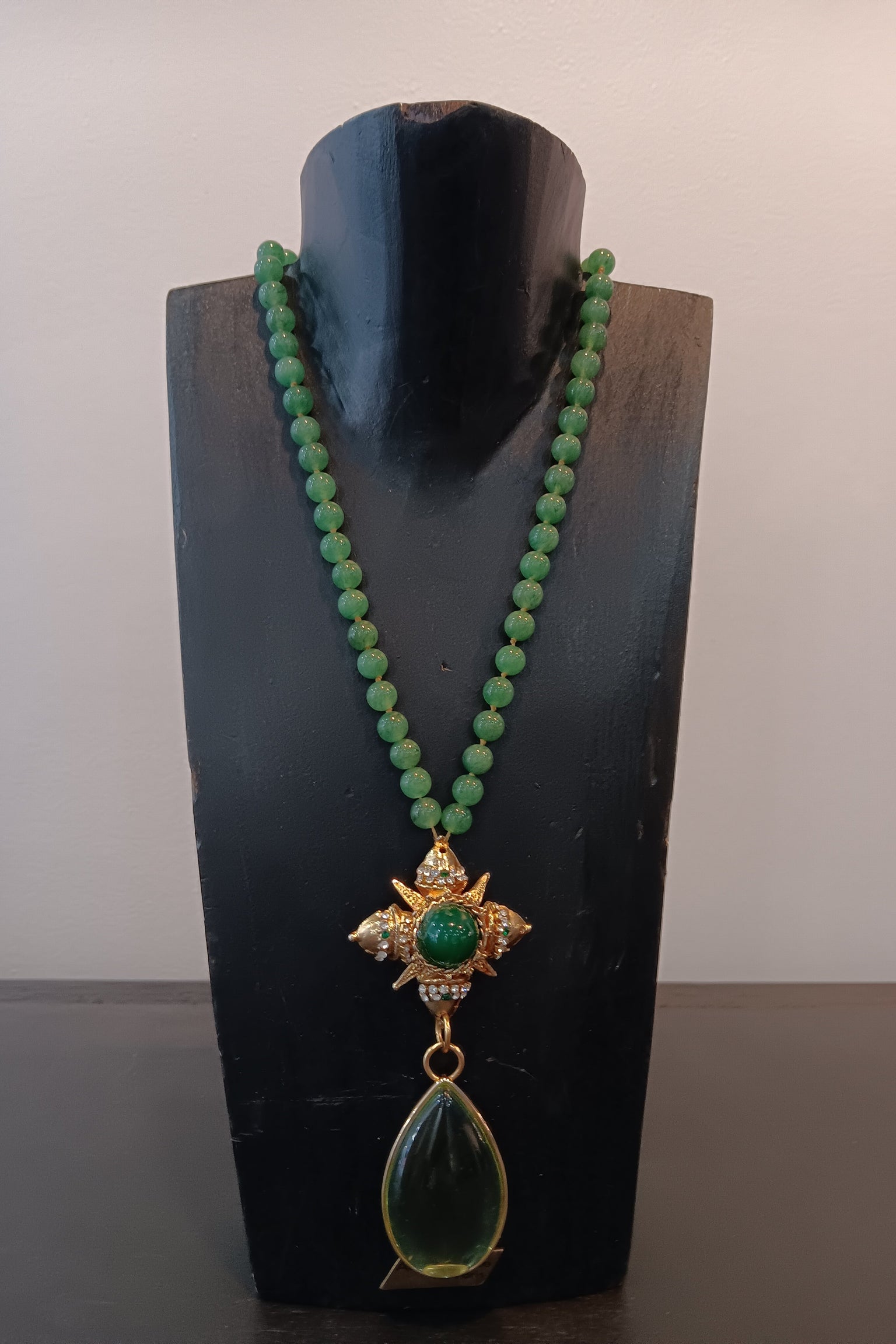 FOREST GREEN NECKLACE