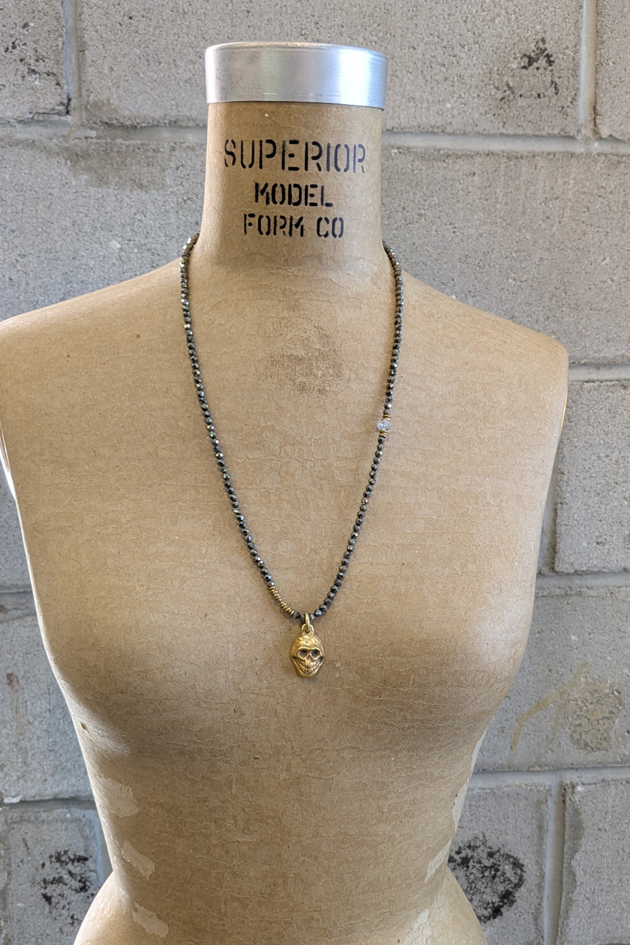 Mya Lambrecht - Necklace - small skull
