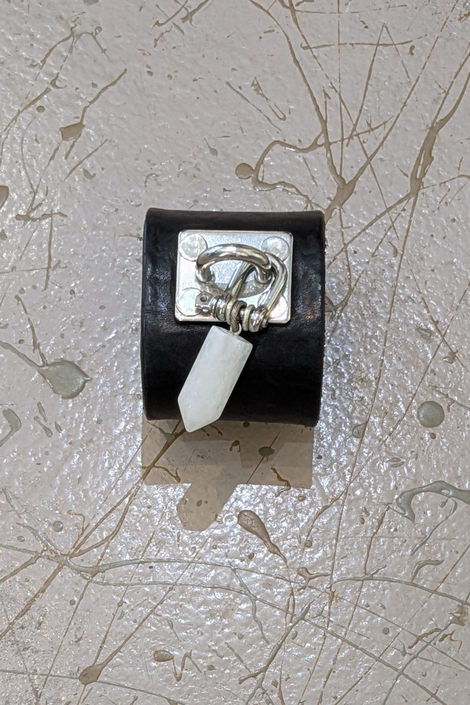 Mya Lambrecht - Wide leather cuff with a crystal