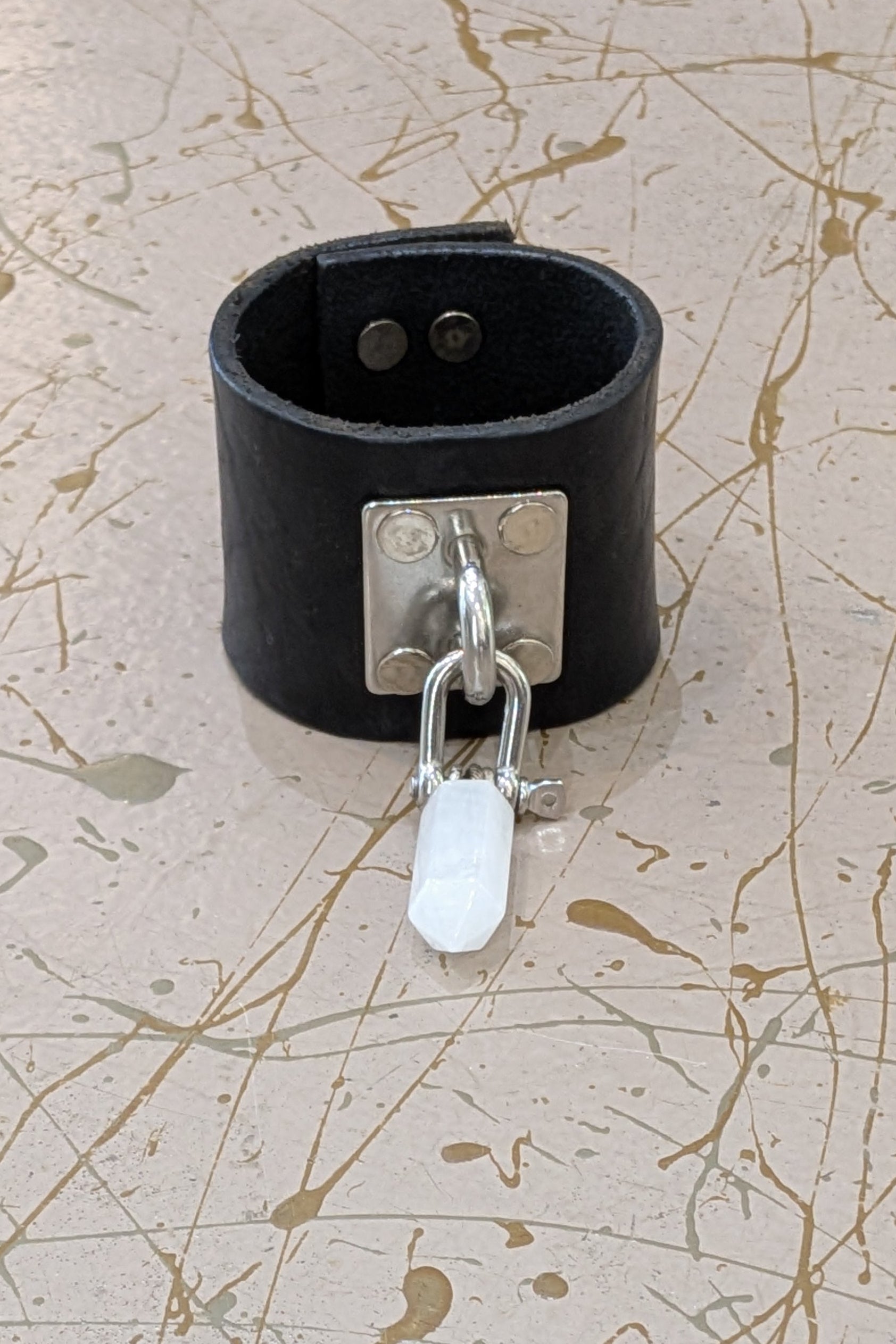 Mya Lambrecht - Wide leather cuff with a crystal