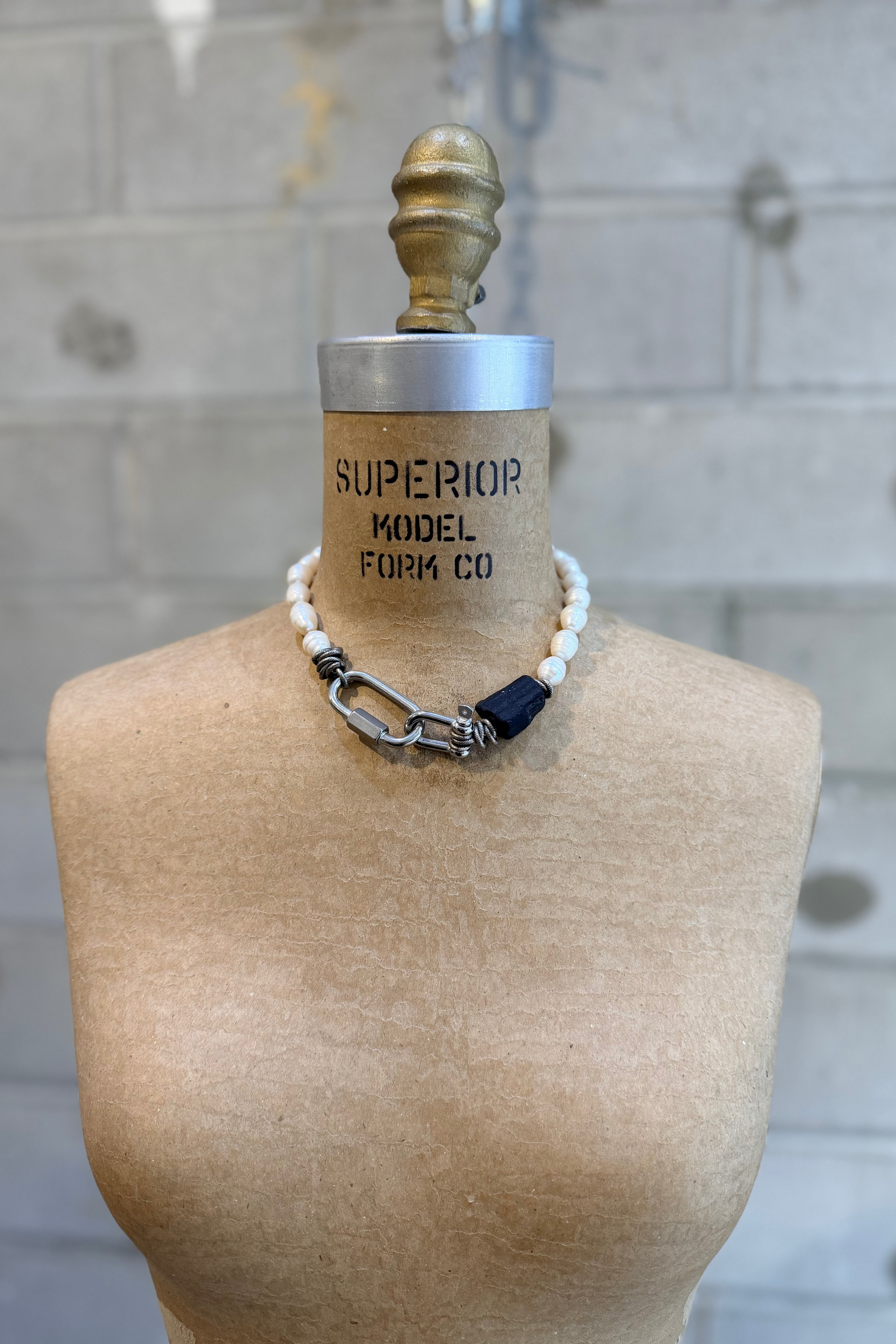 Mya Lambrecht - necklace choker - pearls - tourmaline