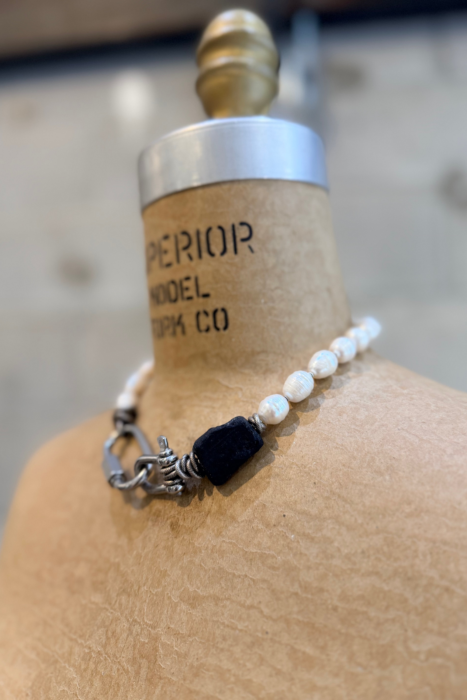 Mya Lambrecht - necklace choker - pearls - tourmaline