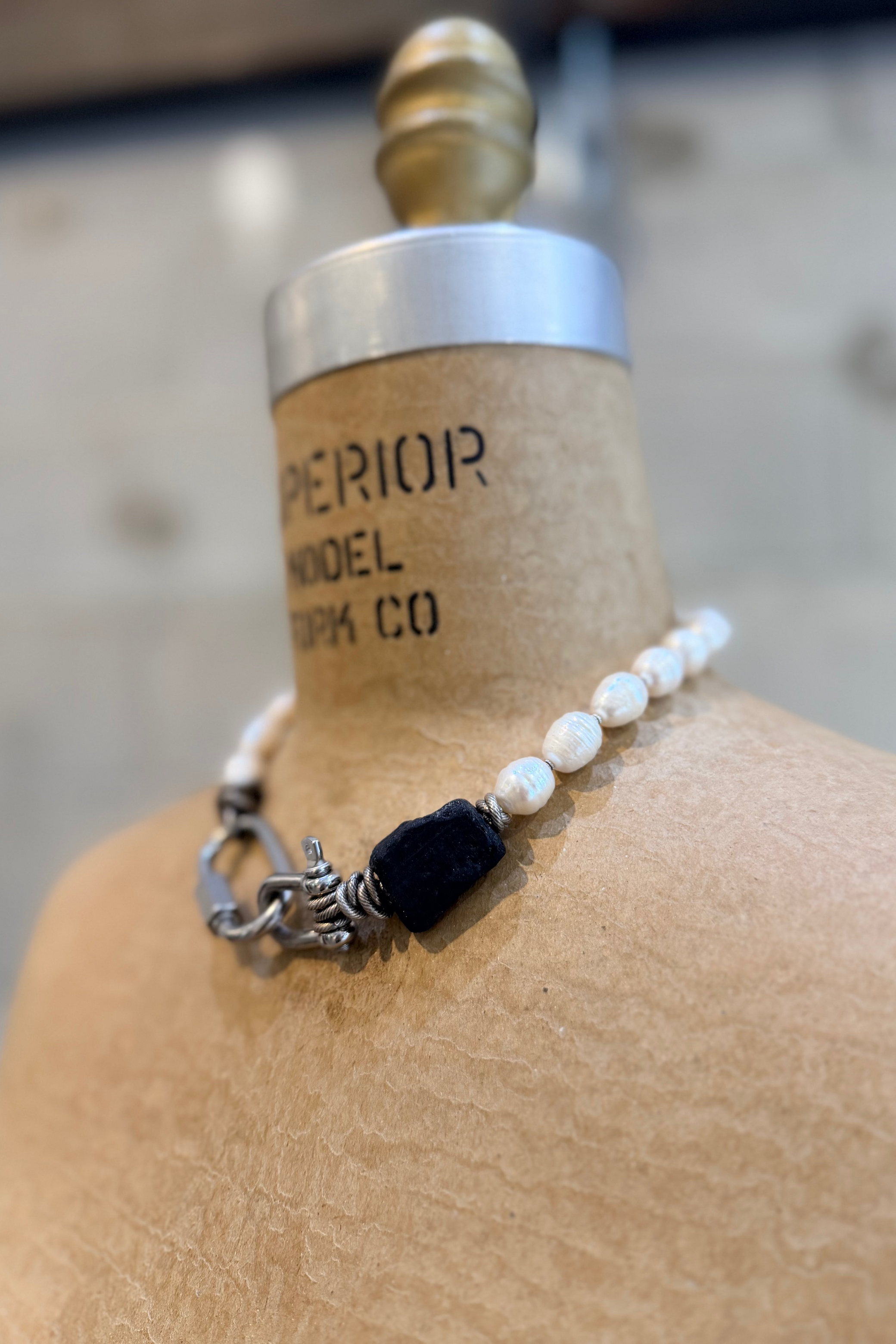 Mya Lambrecht - necklace choker - pearls - tourmaline