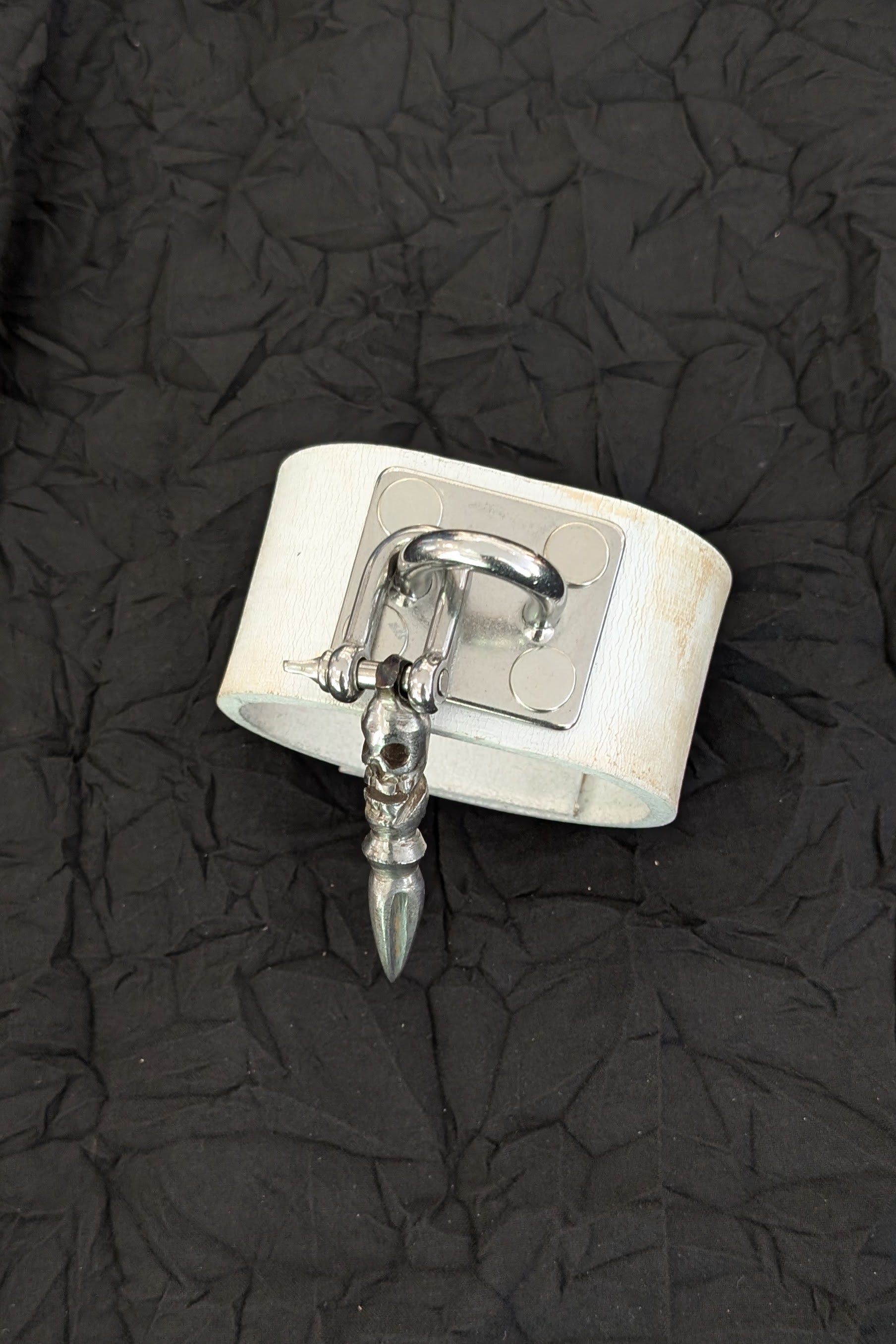 Mya lambrecht skull cuff white