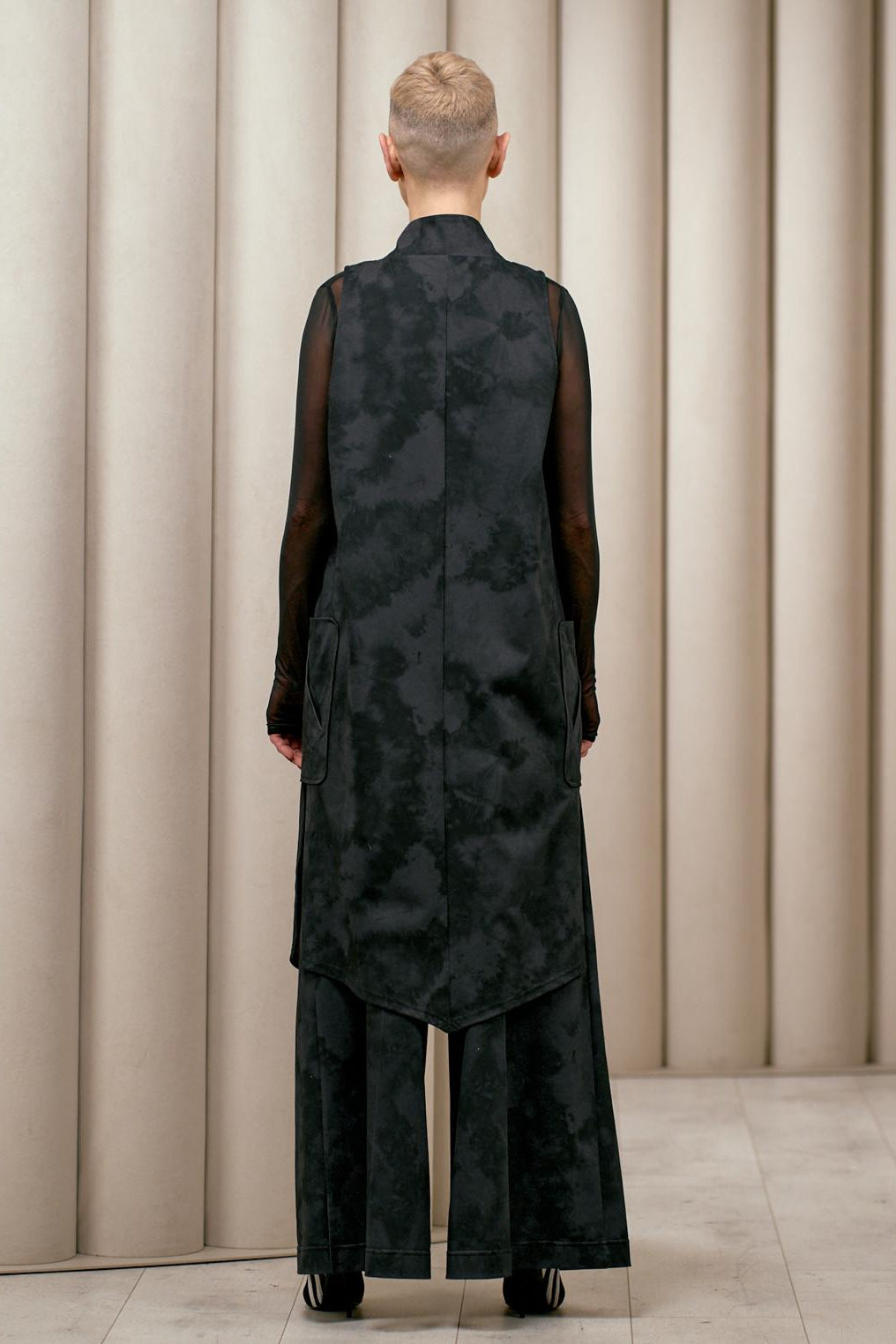 NY77 - Vest - long - abstract - grey