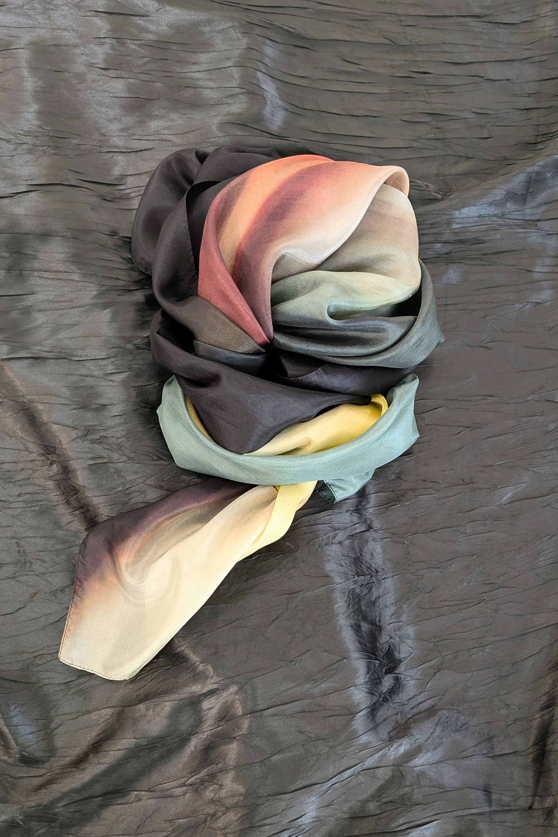GLARE SCARF