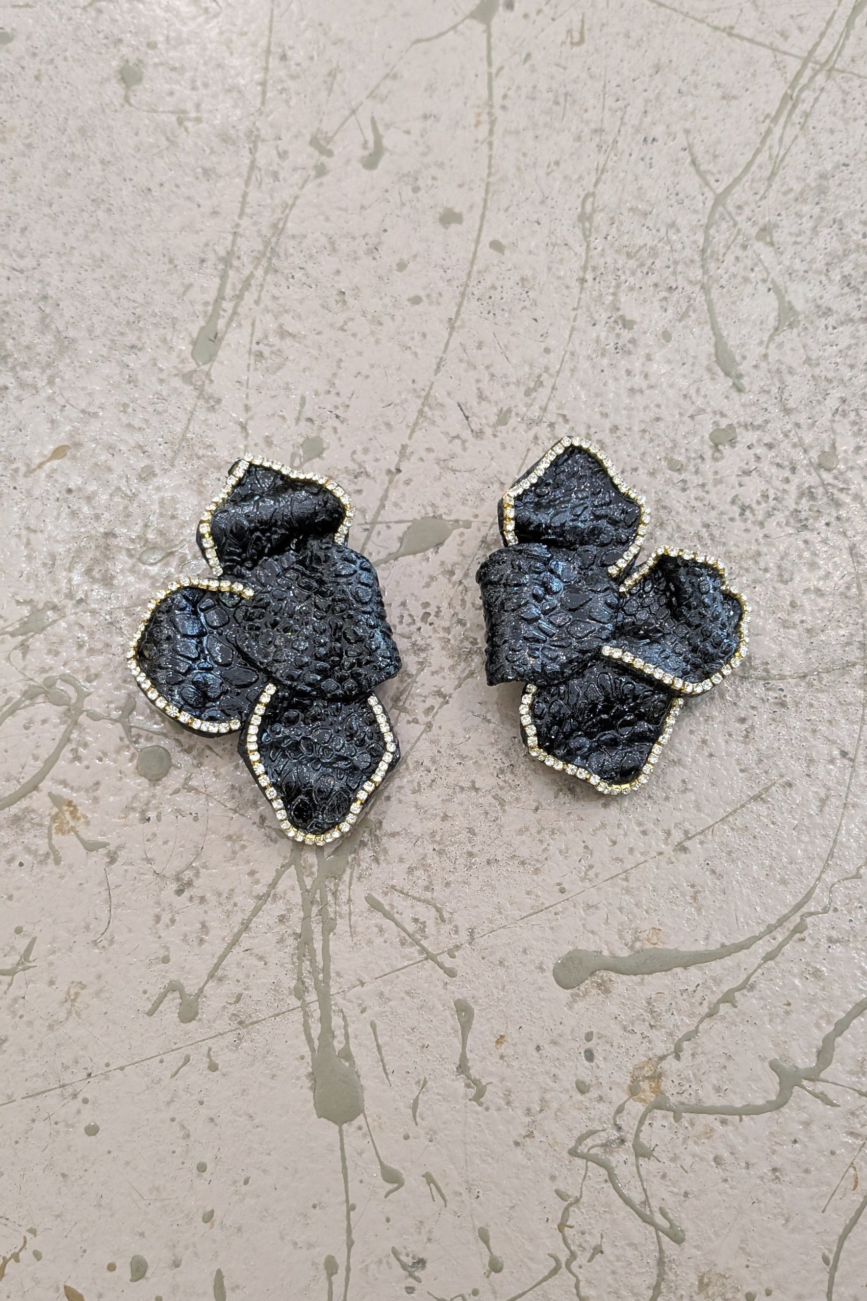 PETAL EARRINGS