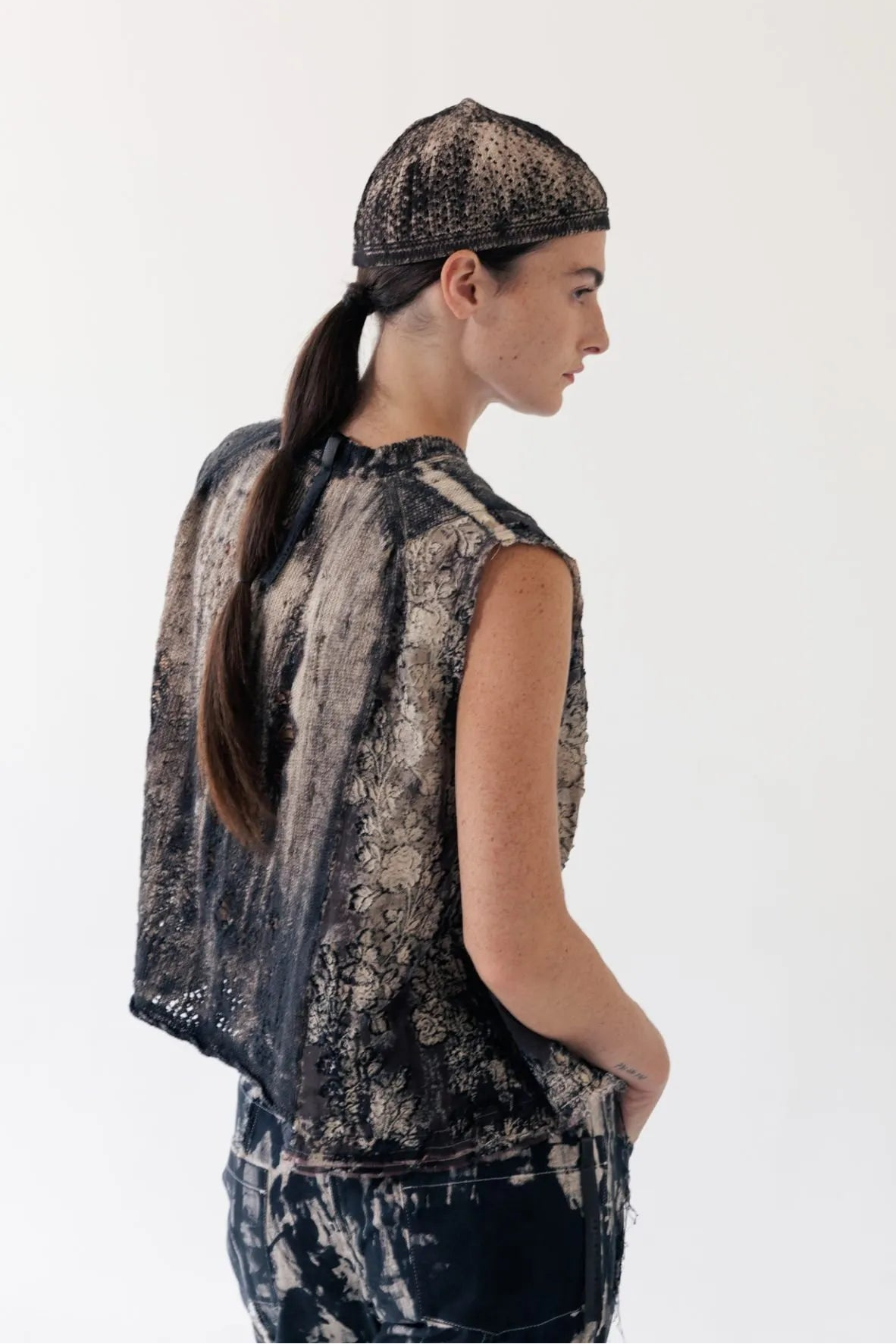 Serienumerica - Tank top - knitted, hand-painted, Lace insert - Cotton