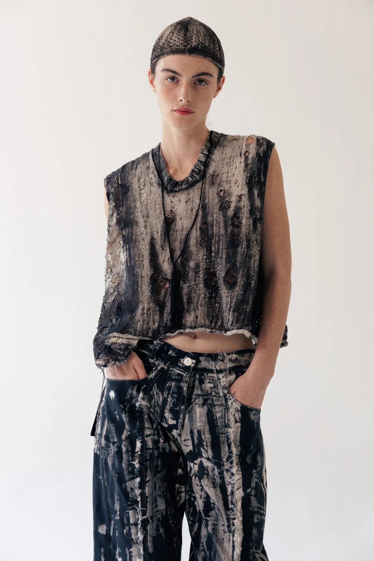 Serienumerica - Tank top - knitted, hand-painted, Lace insert - Cotton