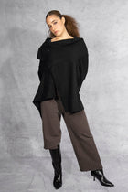 Serienumerica - sweater - cashmere - recycled cashmere - asymmetric - cropped pants Taupe