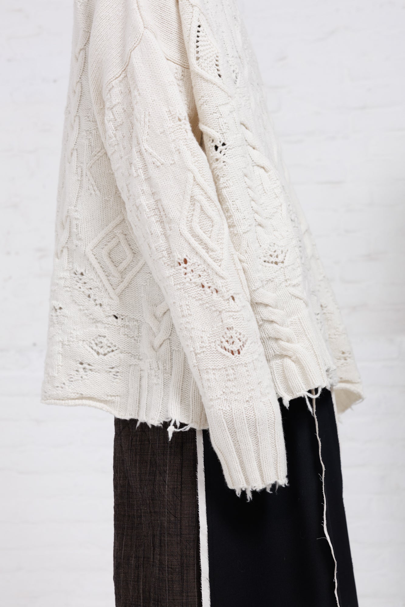 Serienumerica Adriana white distressed Sweater, fine merino wool. Unisex.