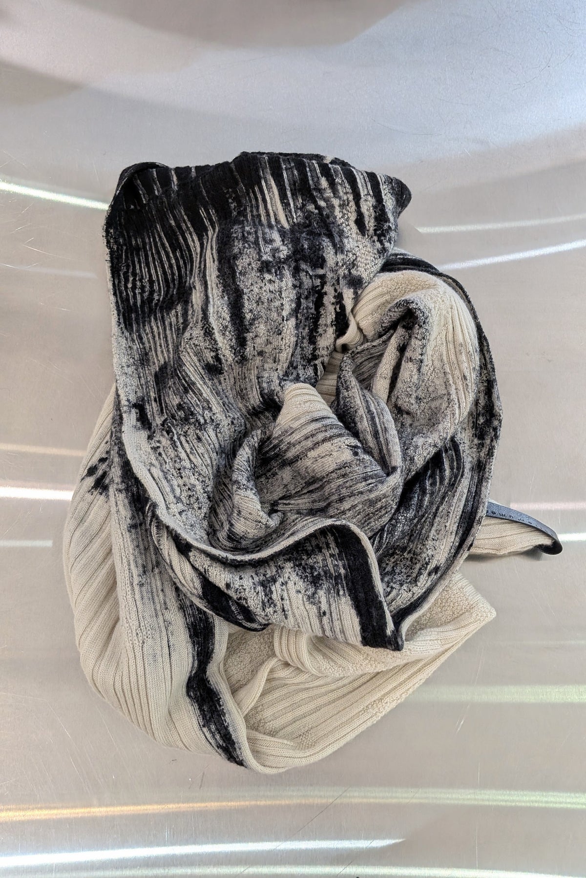 Serienumerica hand painted extra fine merino wool scarf - artisanal crafted design