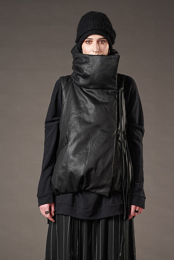 Studio B3 - padded vest - high collar - black