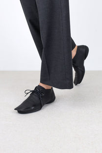 Trippen Contra shoes - Lace up - Square toe - Flat - Black leather