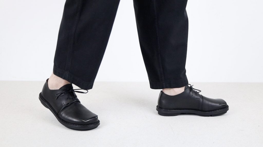 Trippen Dissect flat women Derby shoes black leather with a metallic Steel peep, perfect construction supreme comfort