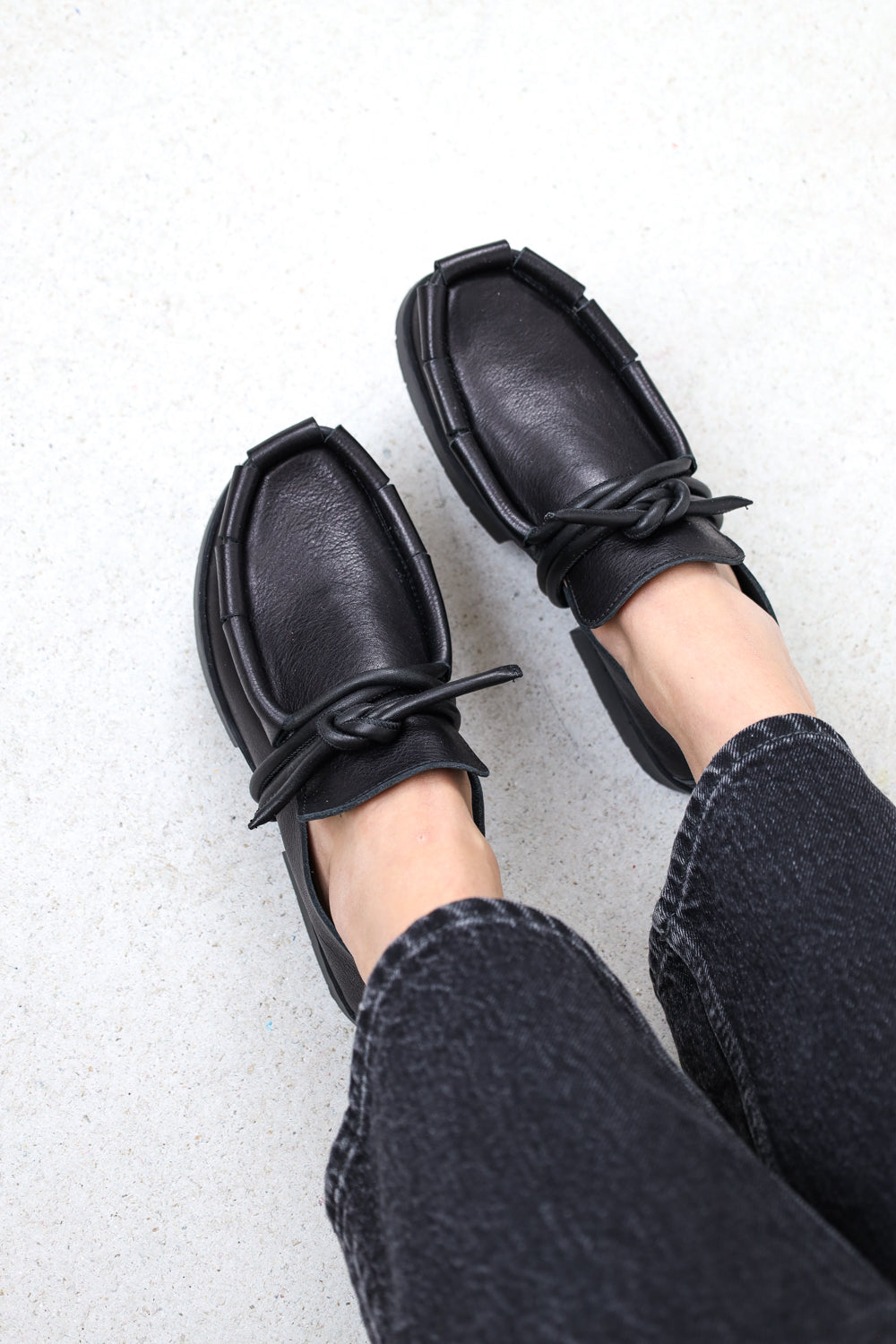 TRIPPEN HINGE SHOES