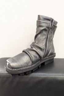 Trippen Juice flat booties metallic steel leather, square toe, side zipper total comfort, NYC LiLi The First