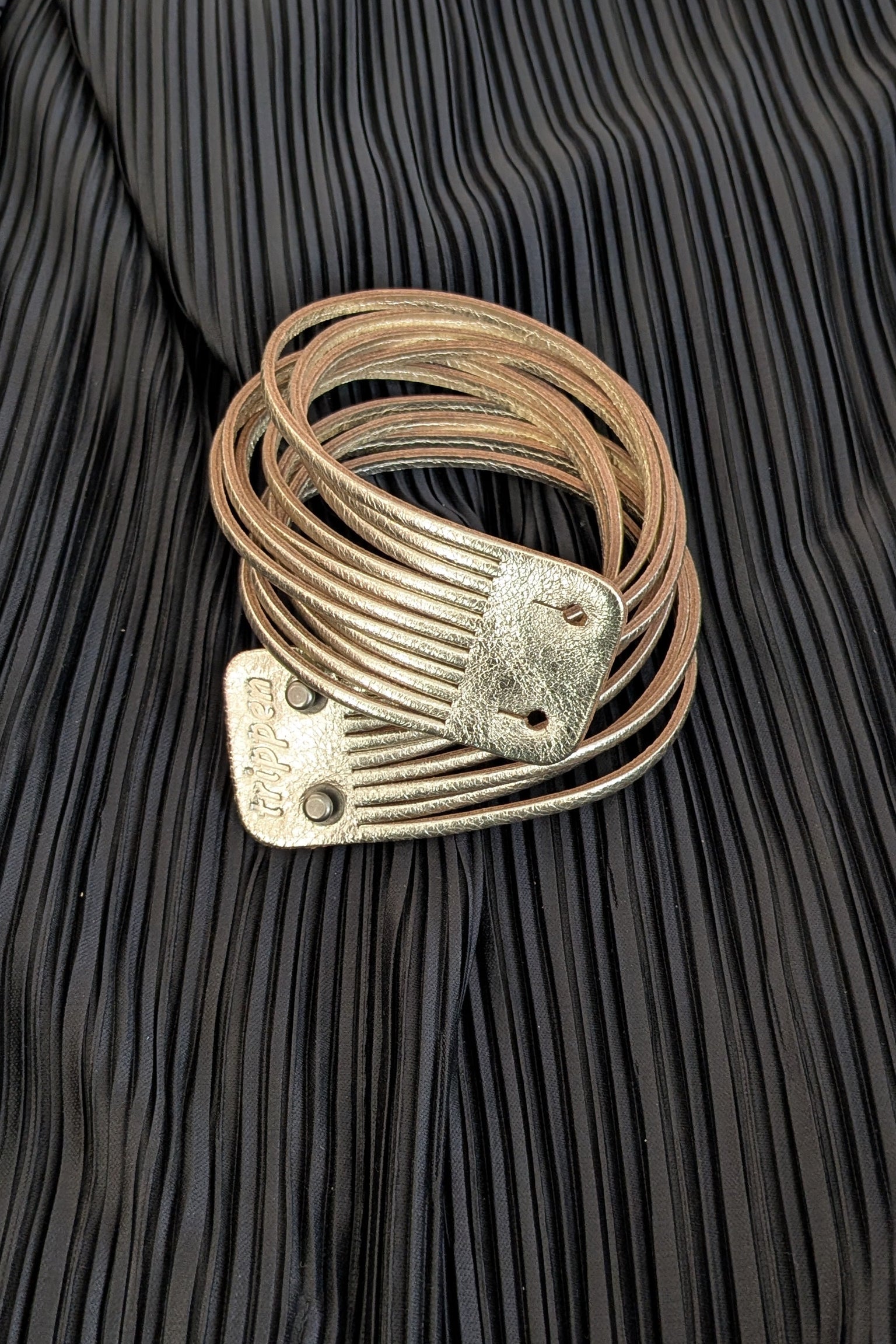 Trippen Necklace Choker - Leather Strands Gold