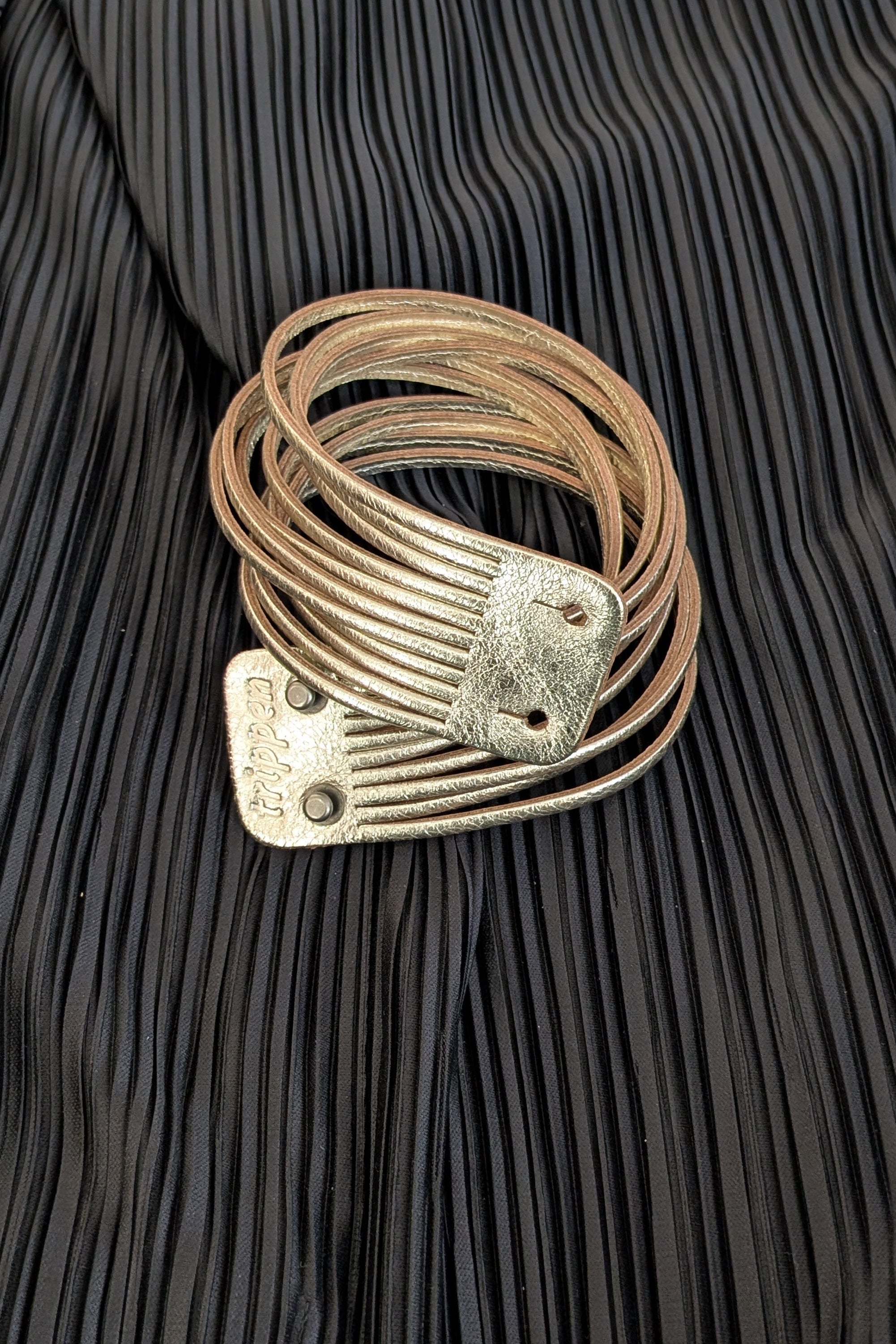 Trippen Necklace Choker - Leather Strands Gold