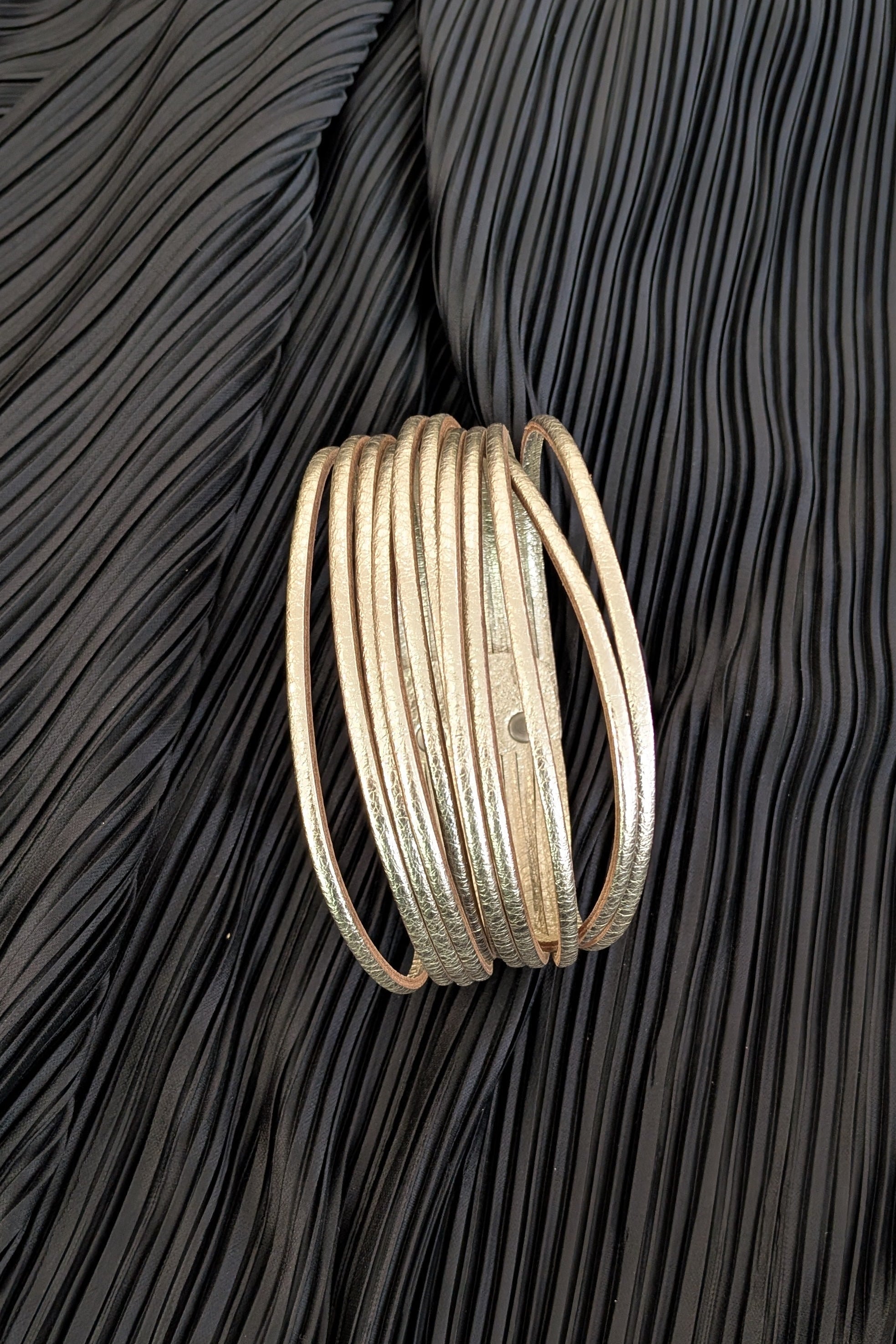 Trippen Necklace Choker - Leather Strands Gold
