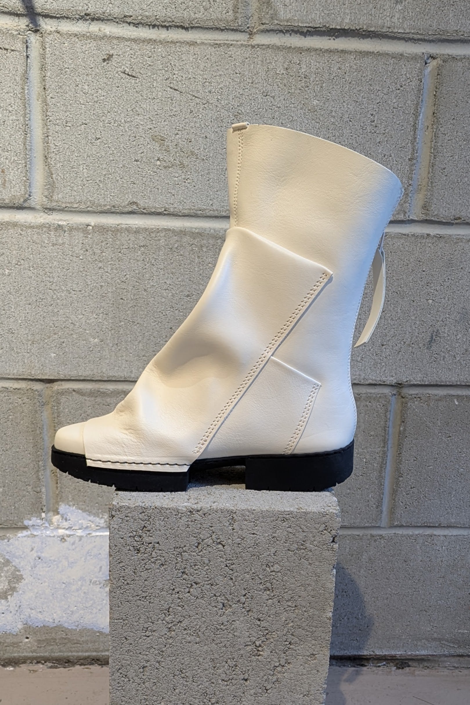 Trippen Ozone Flat mid-calf Boots White Leather back zipper comfort and style